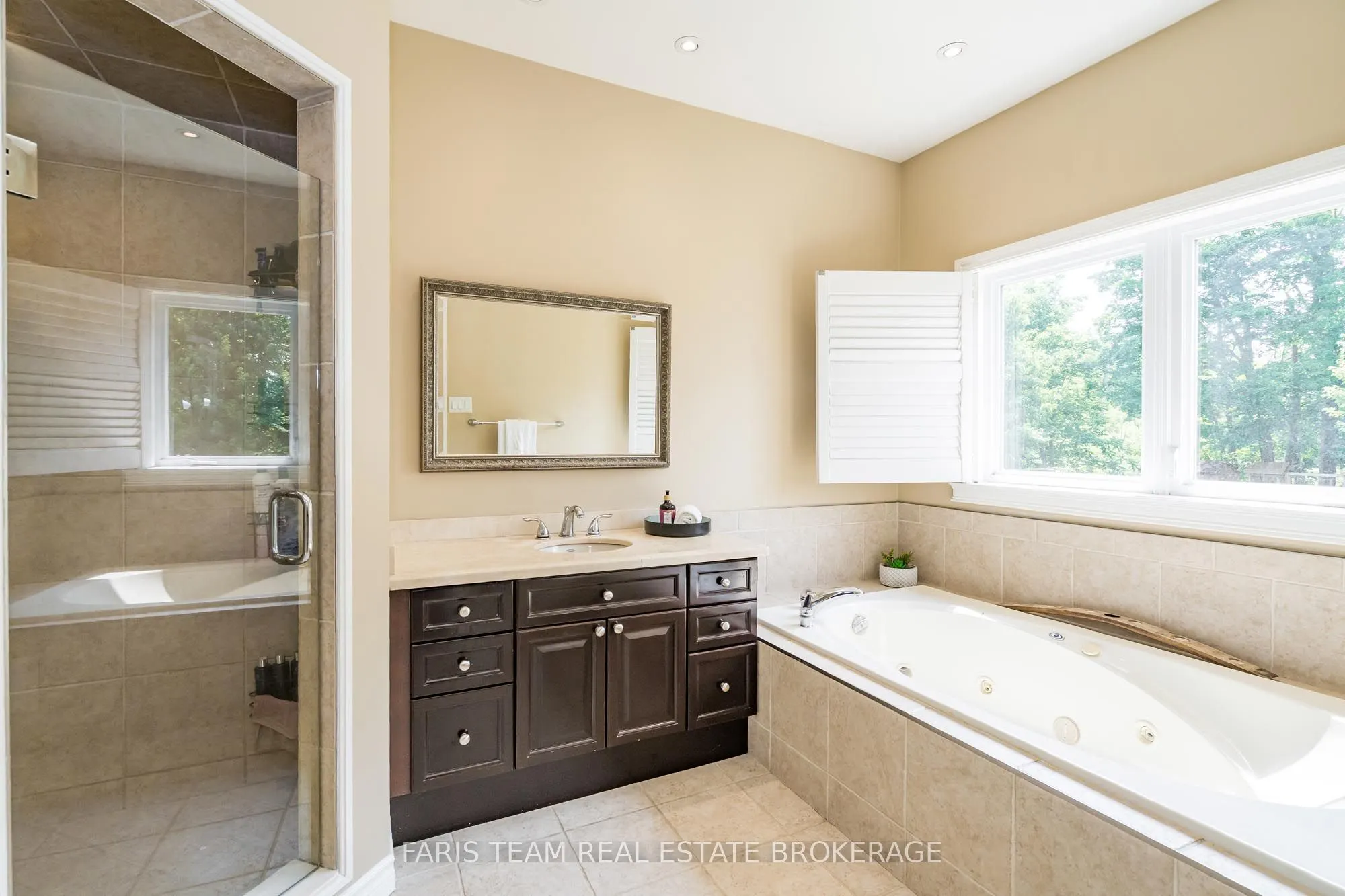 64 Red Oak Crescent