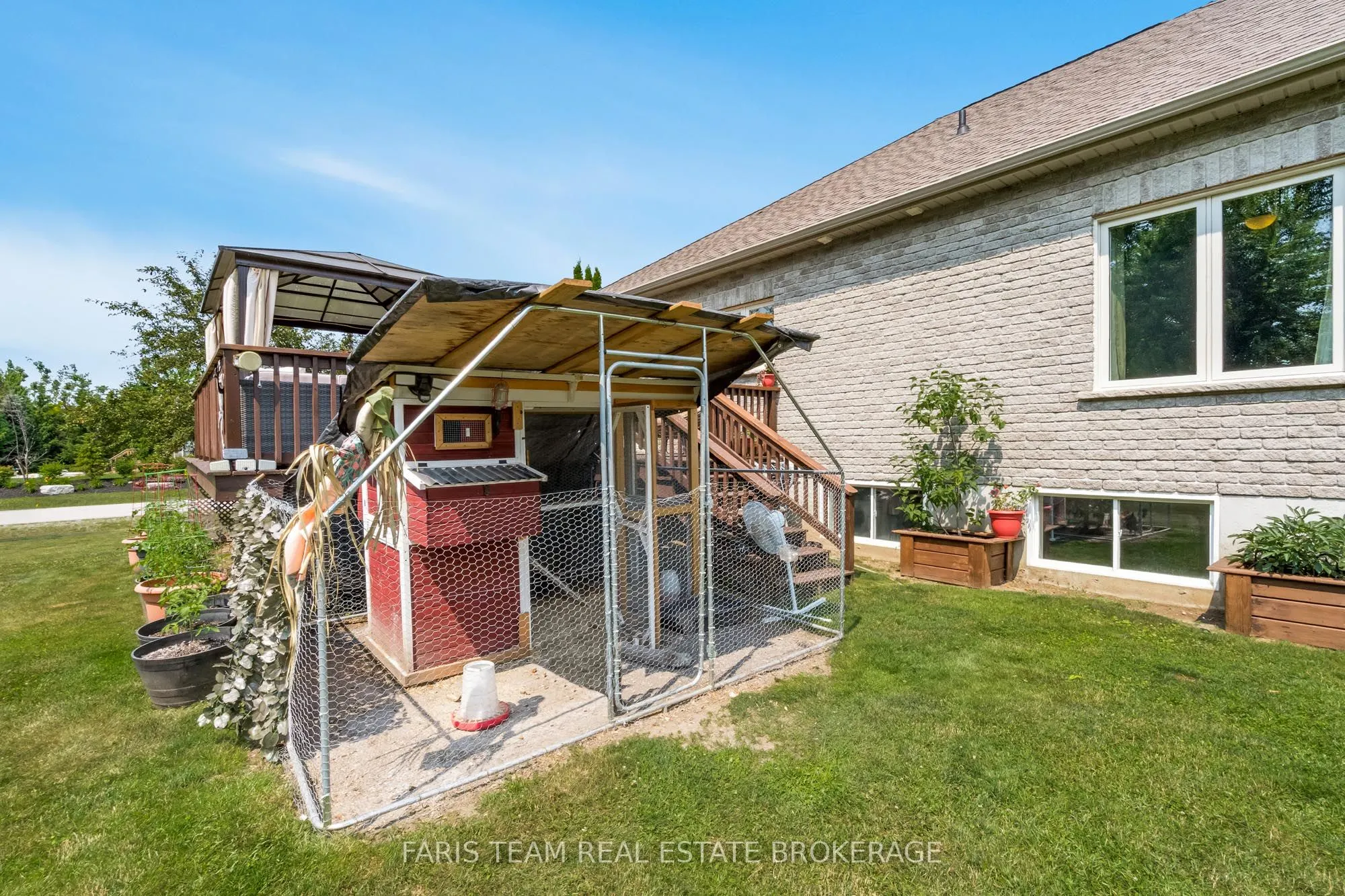 64 Red Oak Crescent