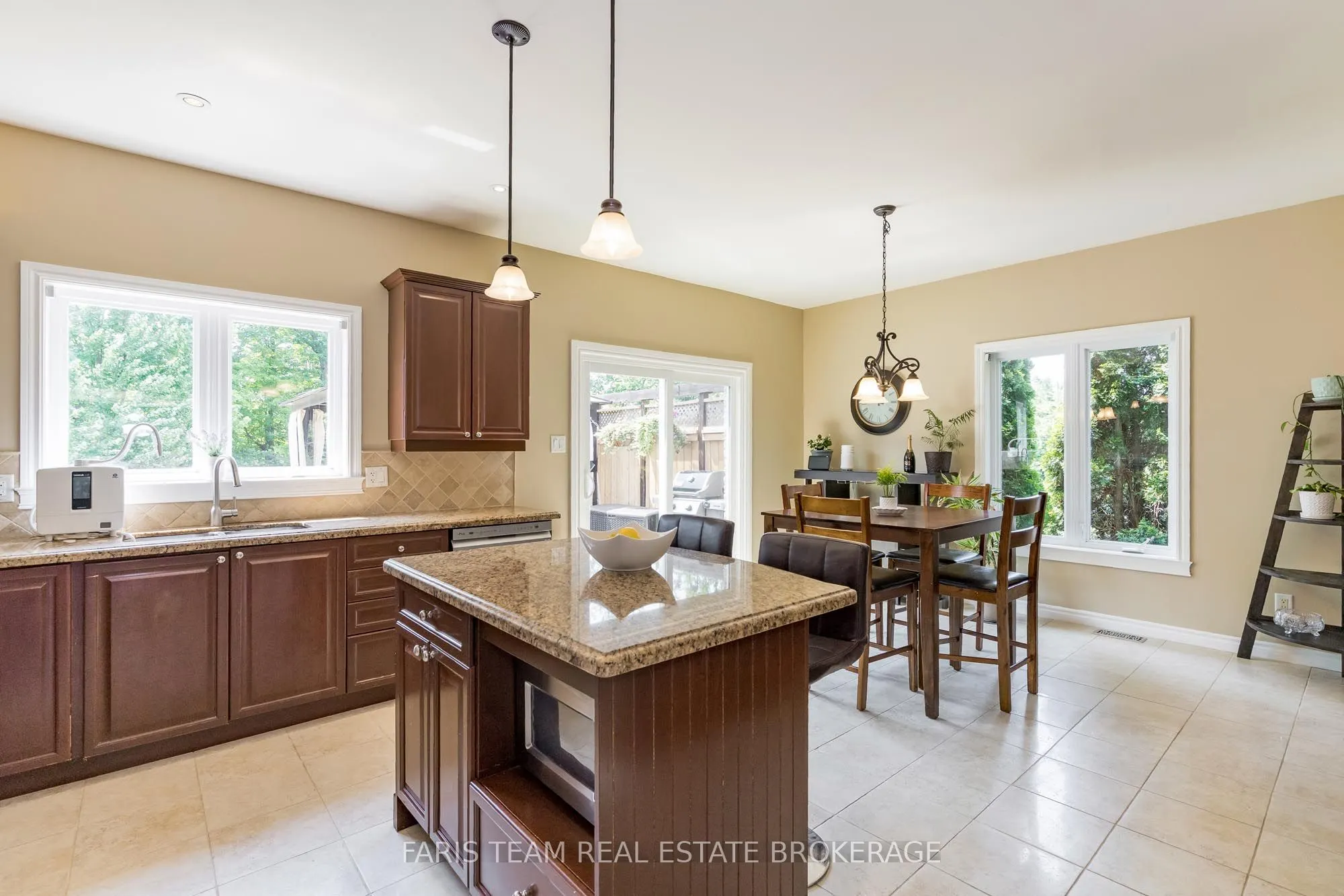 64 Red Oak Crescent