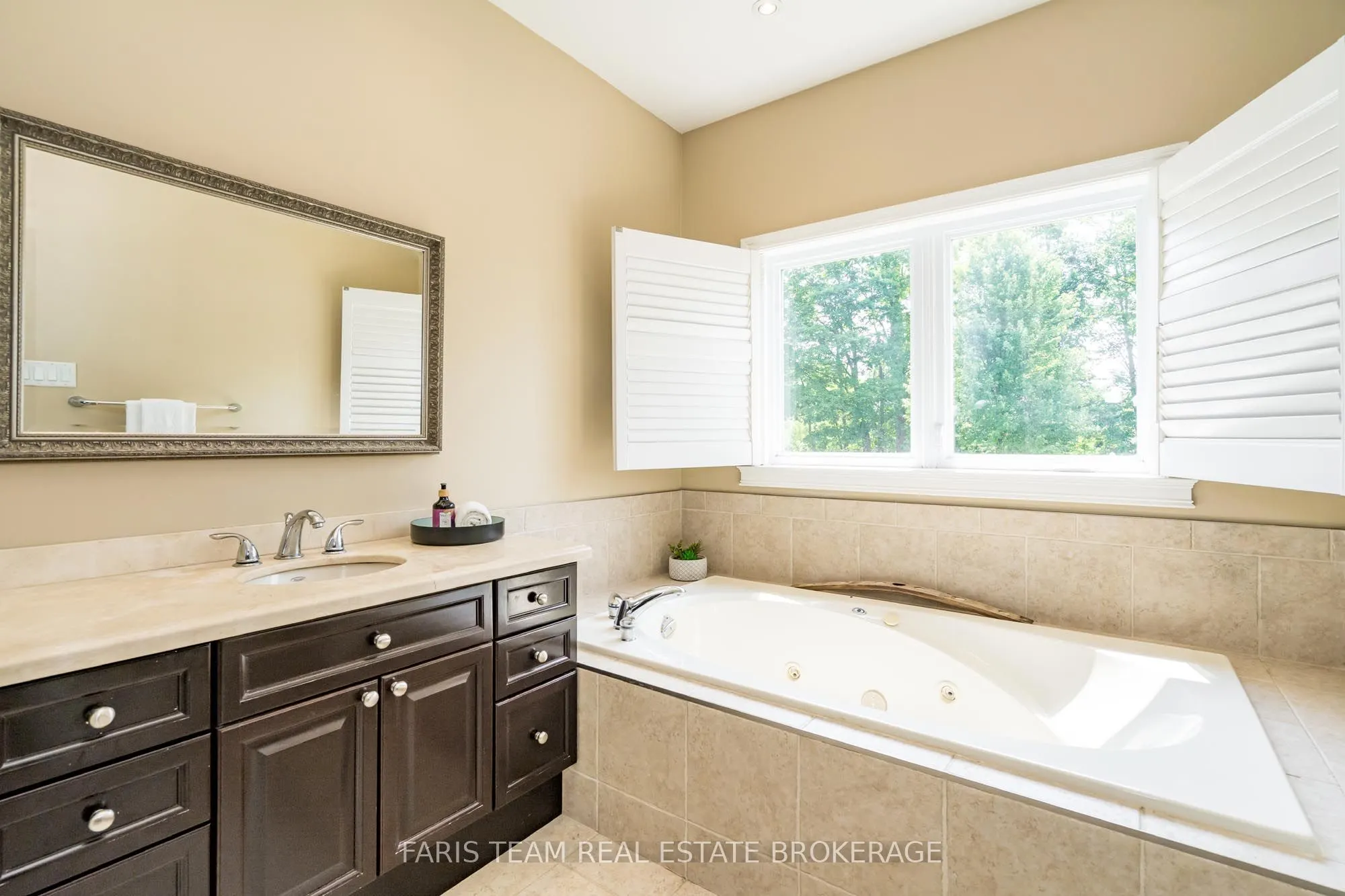 64 Red Oak Crescent