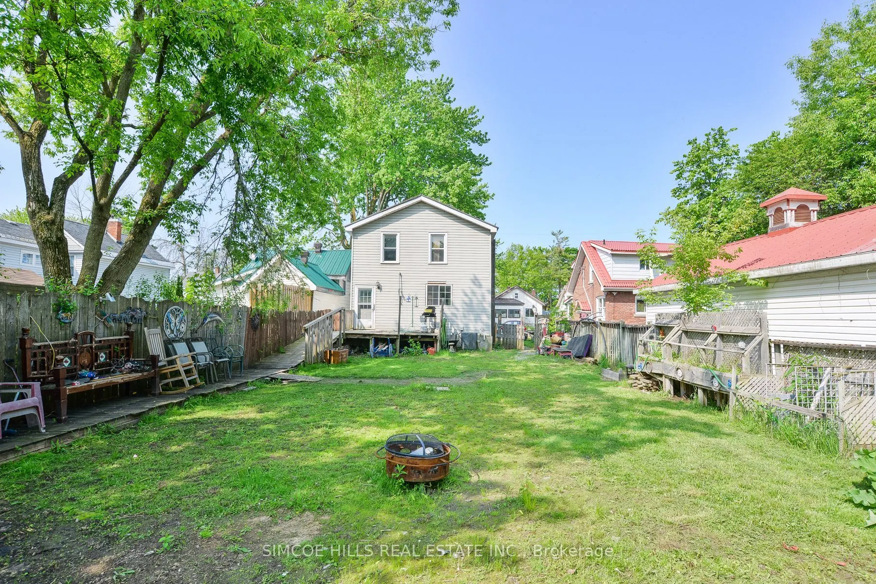 236 Front Street S