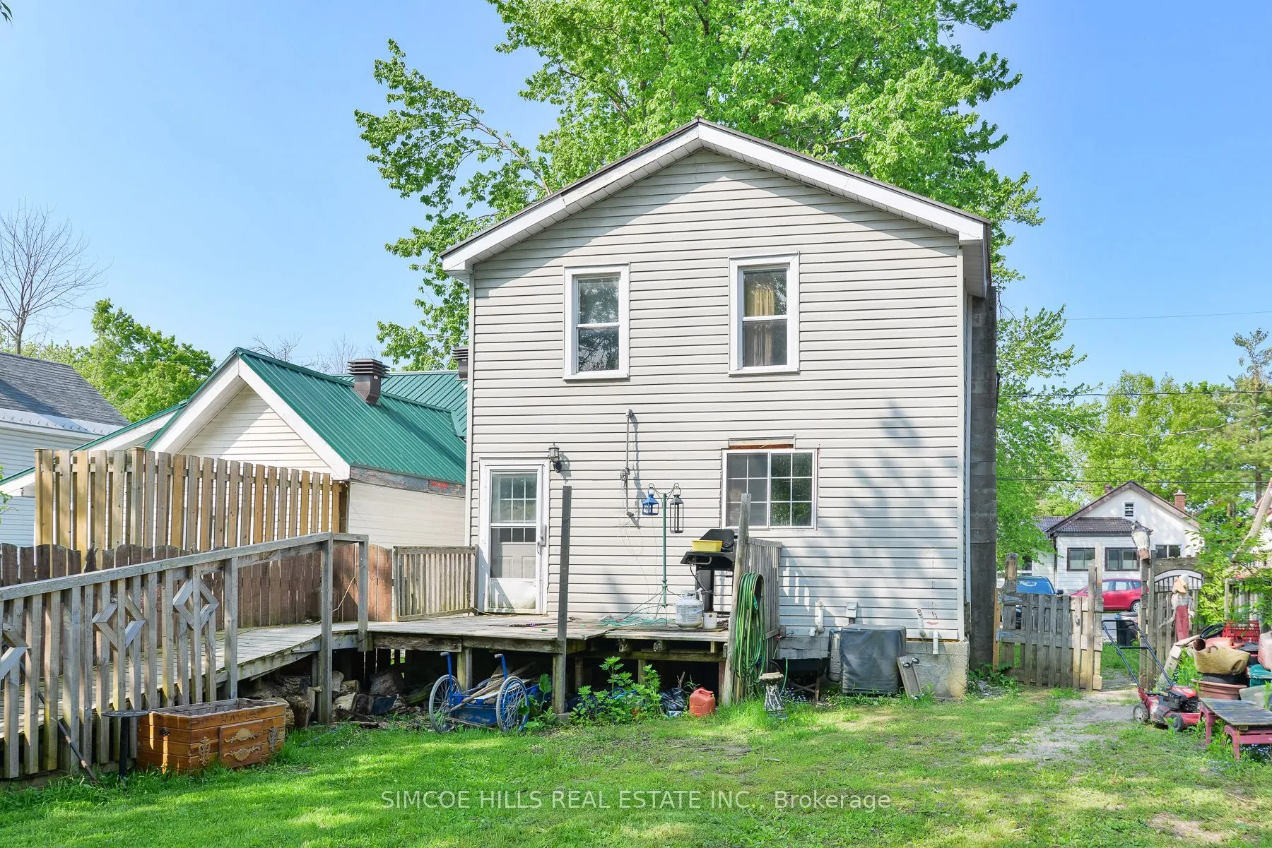 236 Front Street S