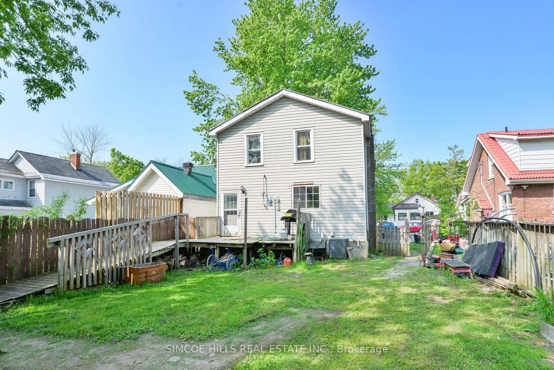 236 Front Street S