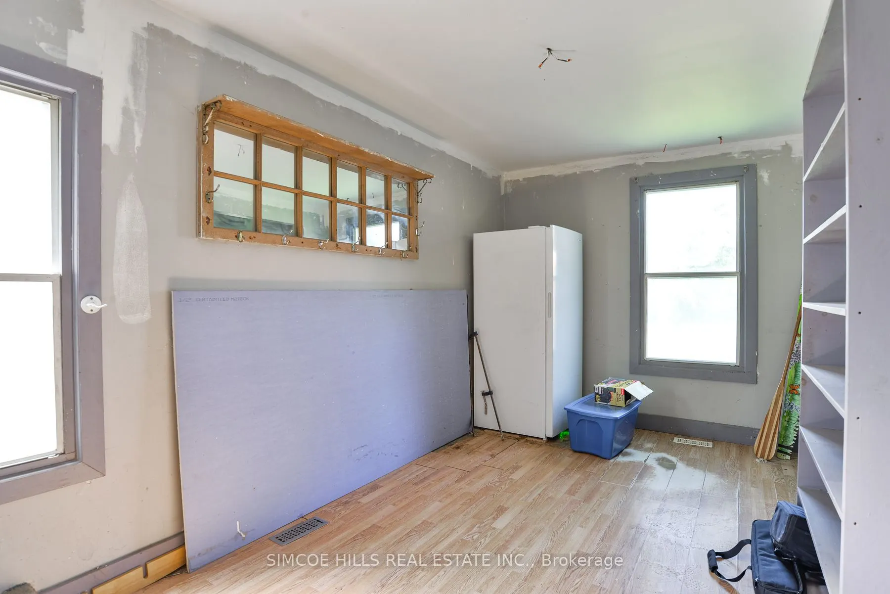 236 Front Street S