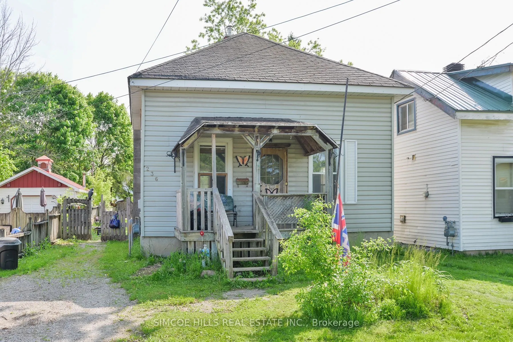 236 Front Street S