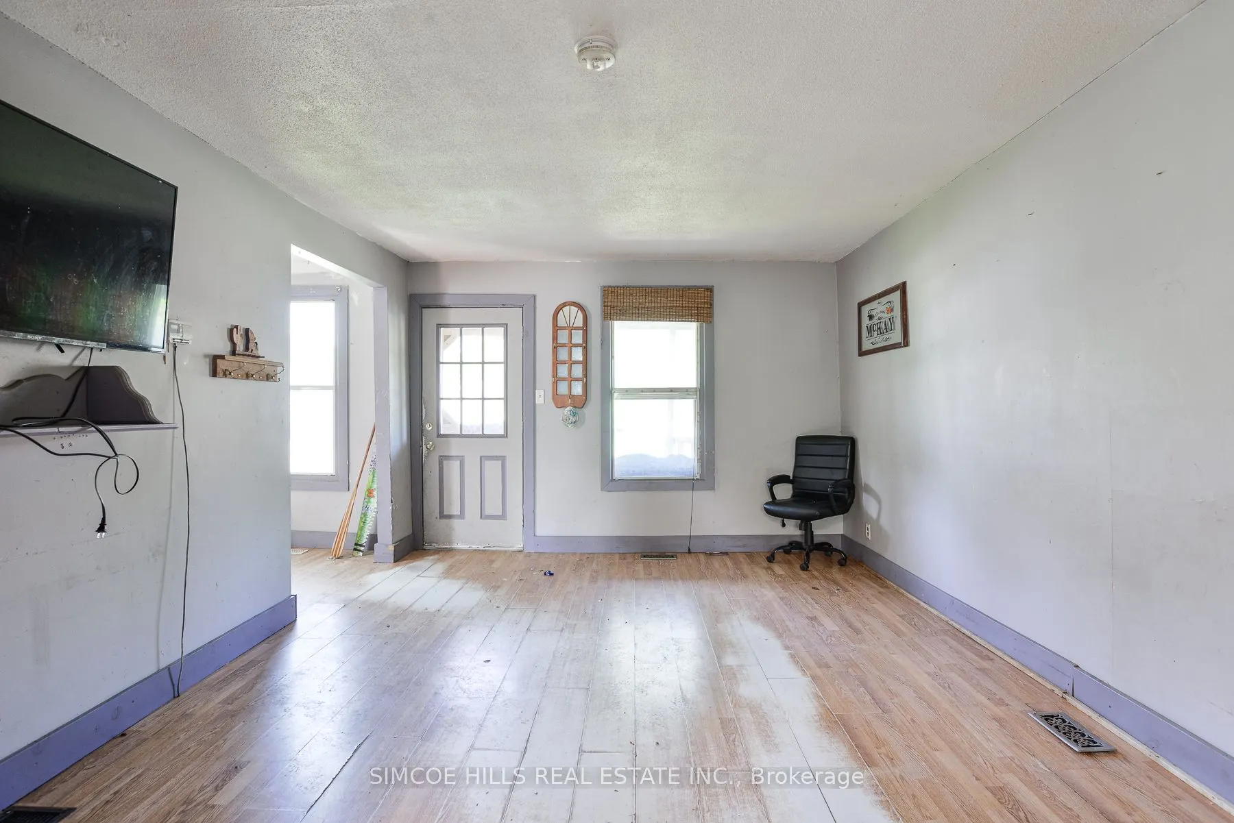236 Front Street S