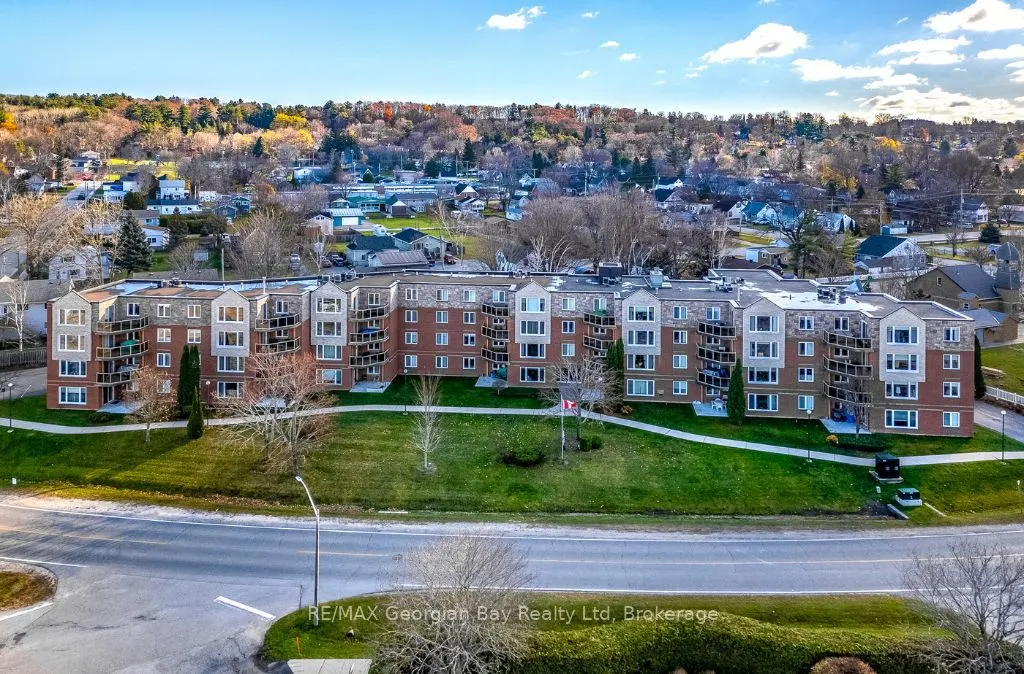 11 Beck Boulevard, #102