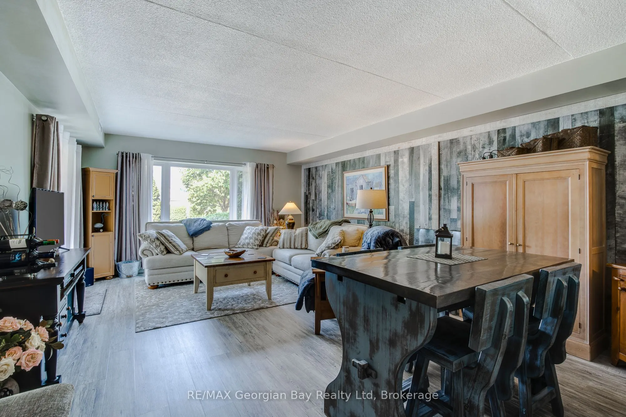 11 Beck Boulevard, #102