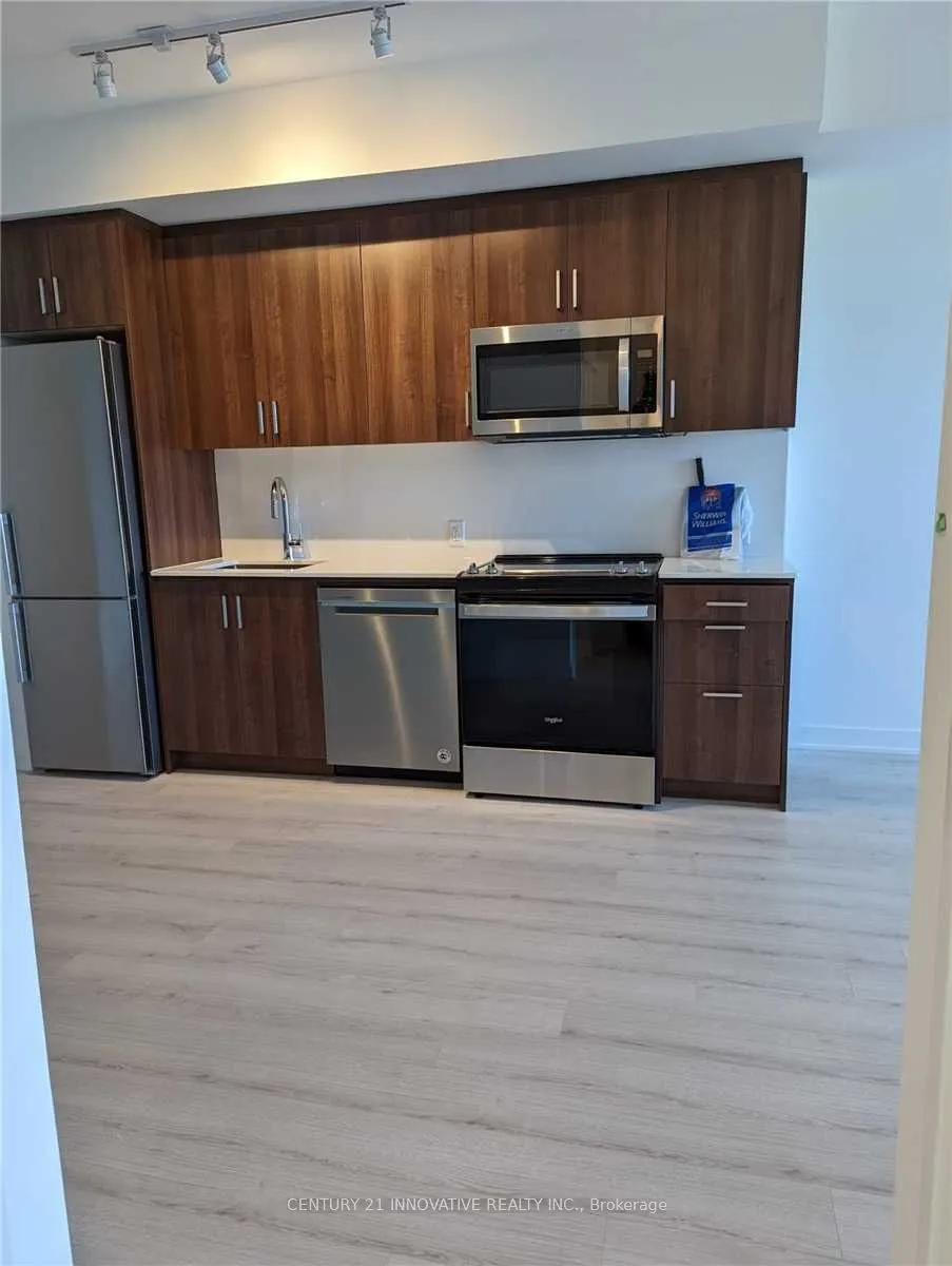 681 Yonge Street, #415