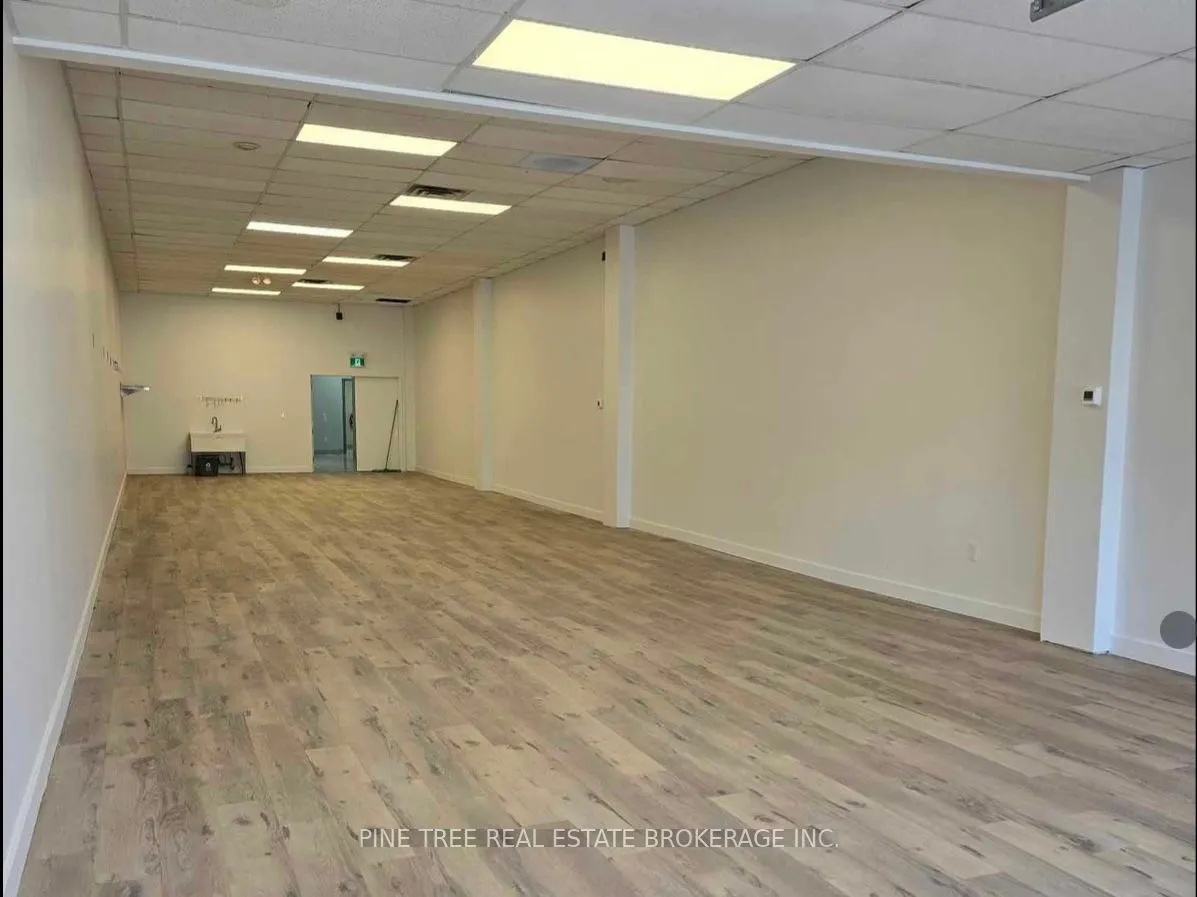 128 Penetang Street, #101