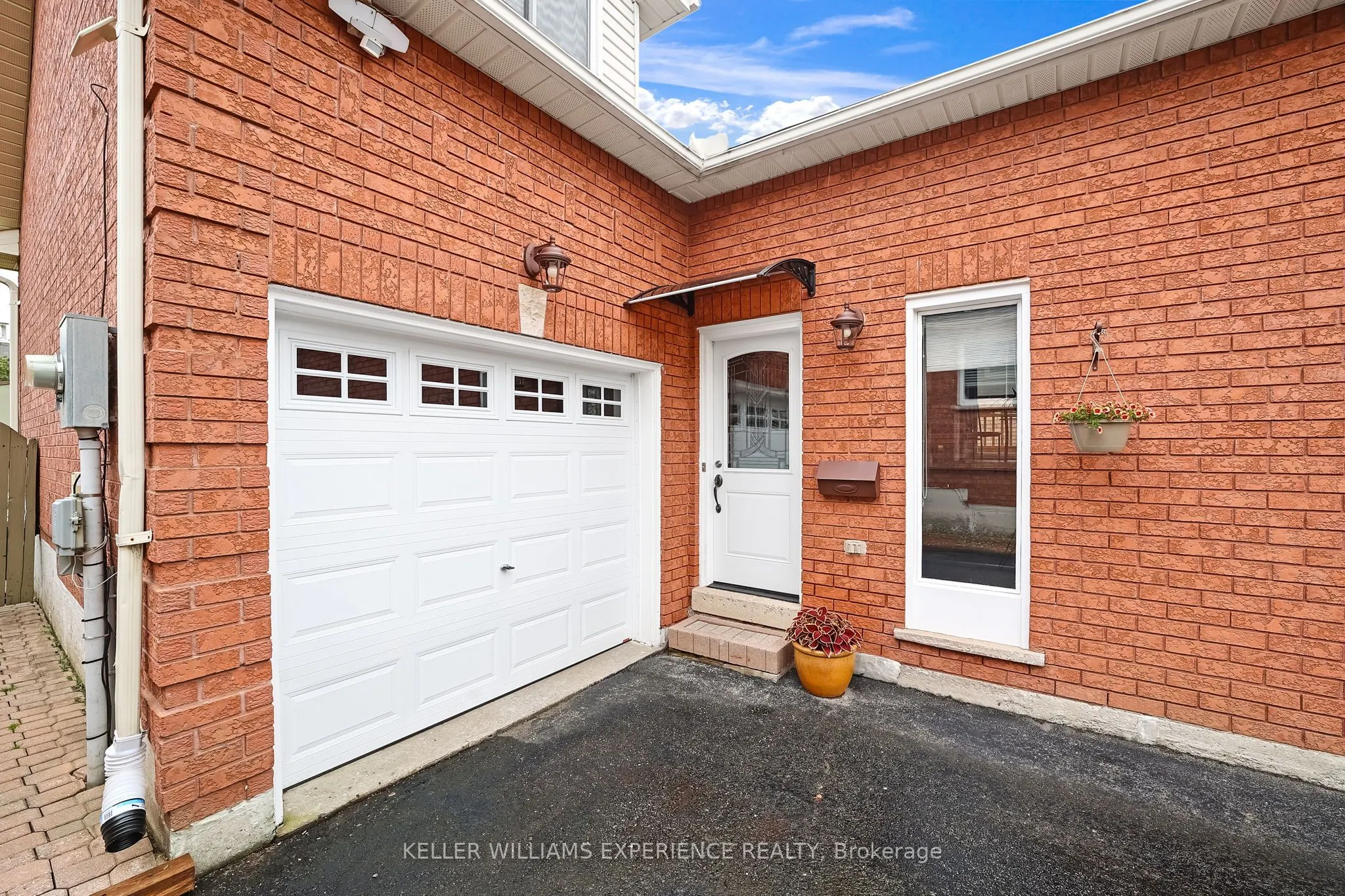 16 Balliston Road