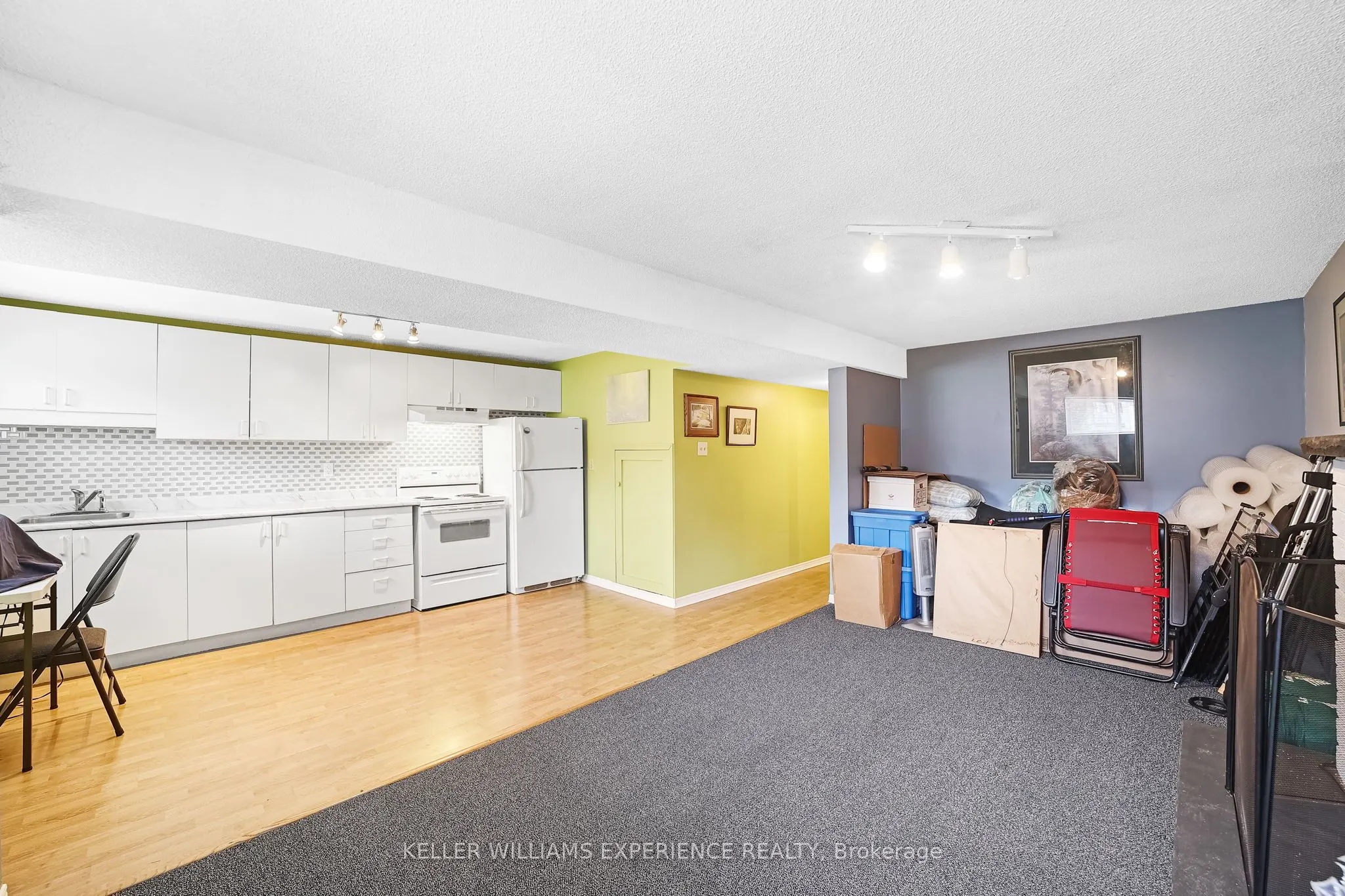 16 Balliston Road
