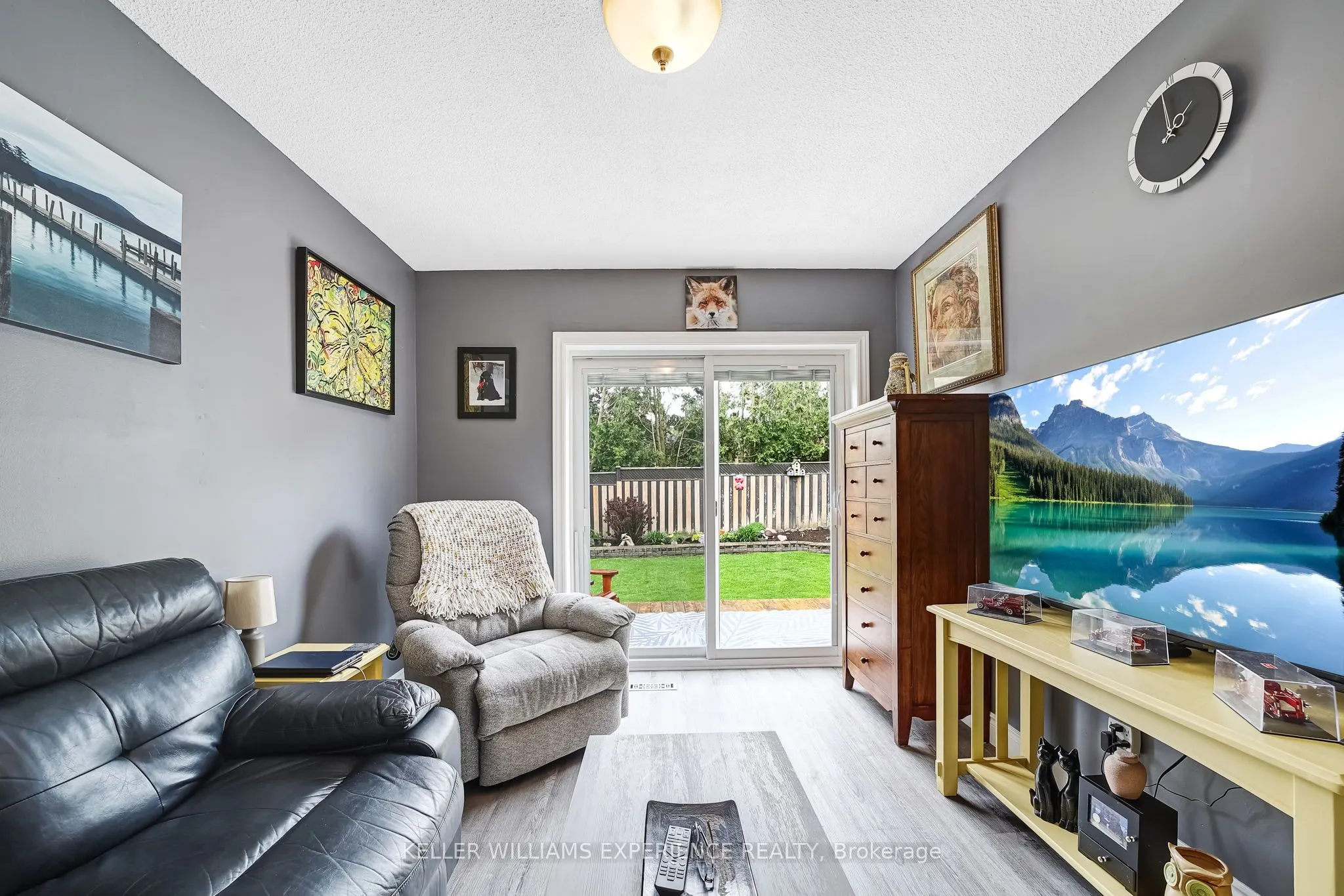 16 Balliston Road