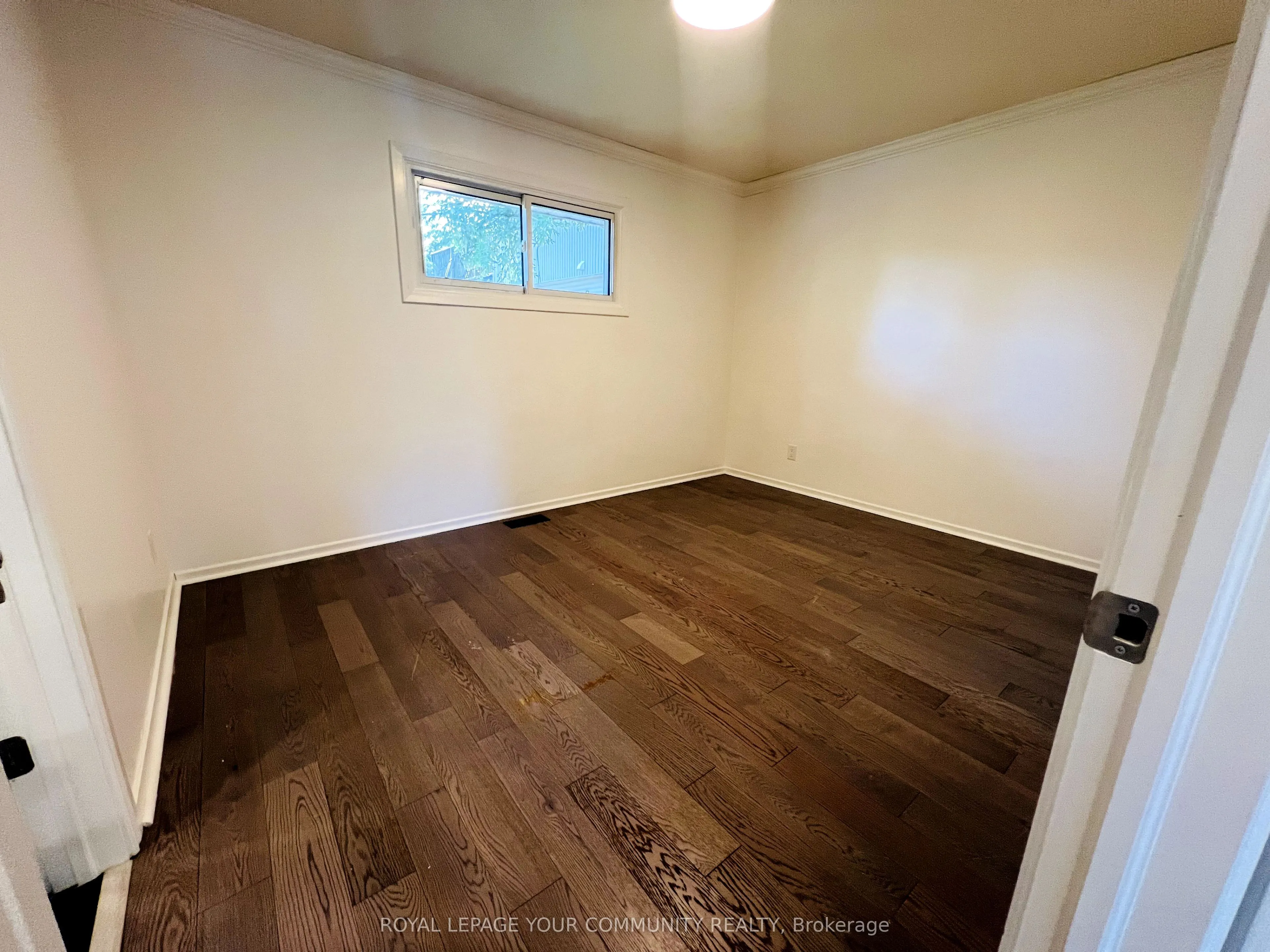 93 westmount Drive S, #upper
