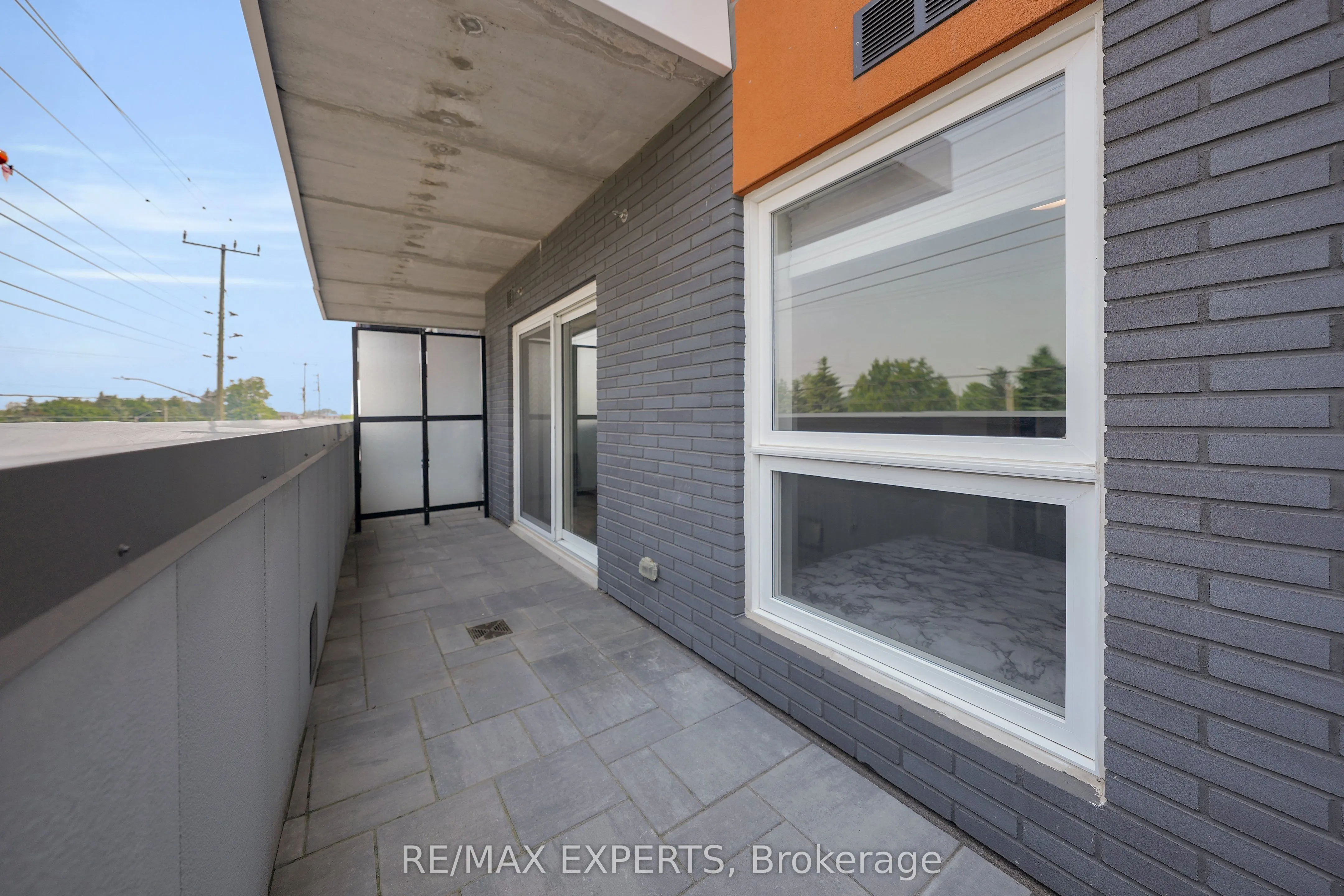 430 Essa Road, #209