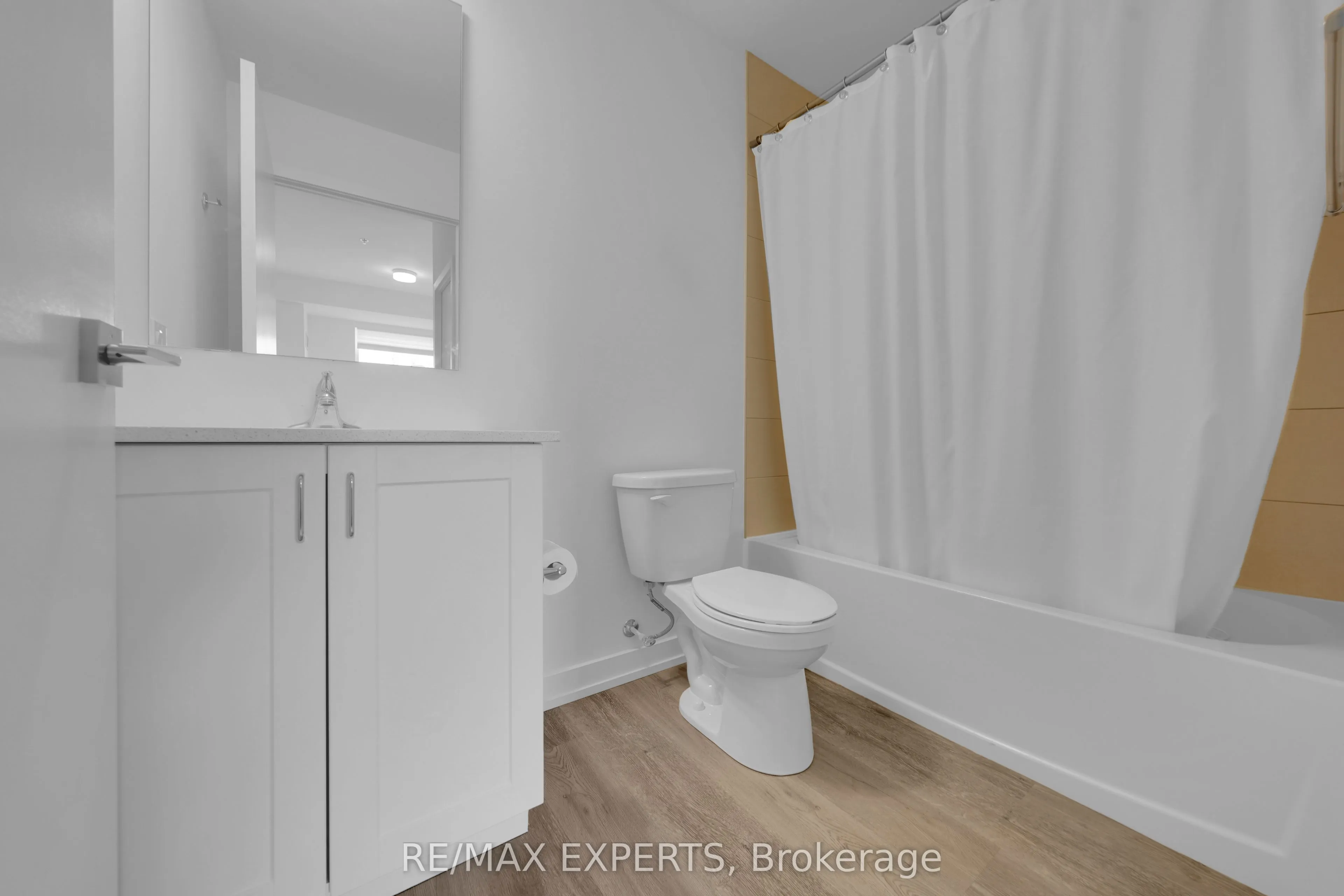 430 Essa Road, #209