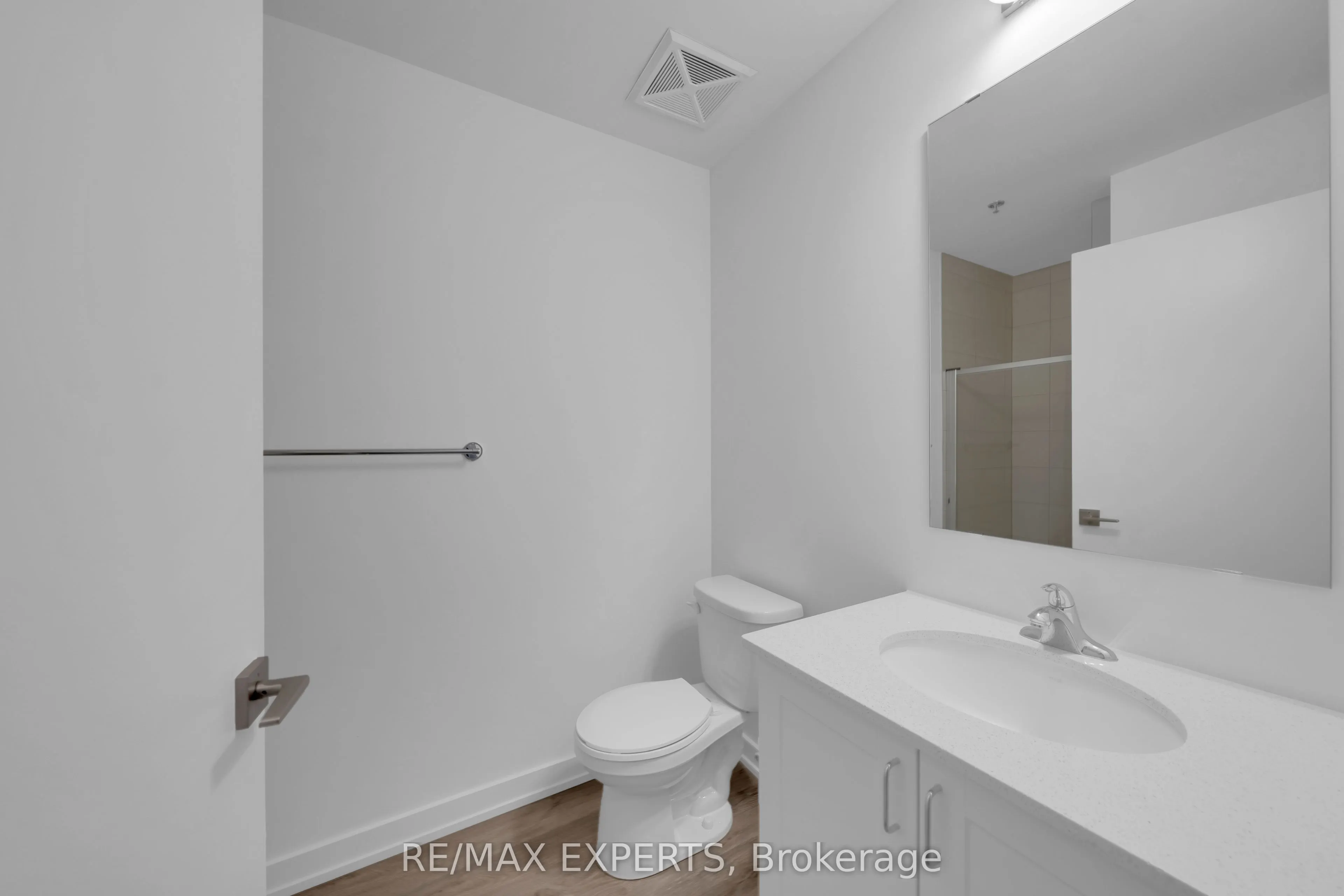 430 Essa Road, #209