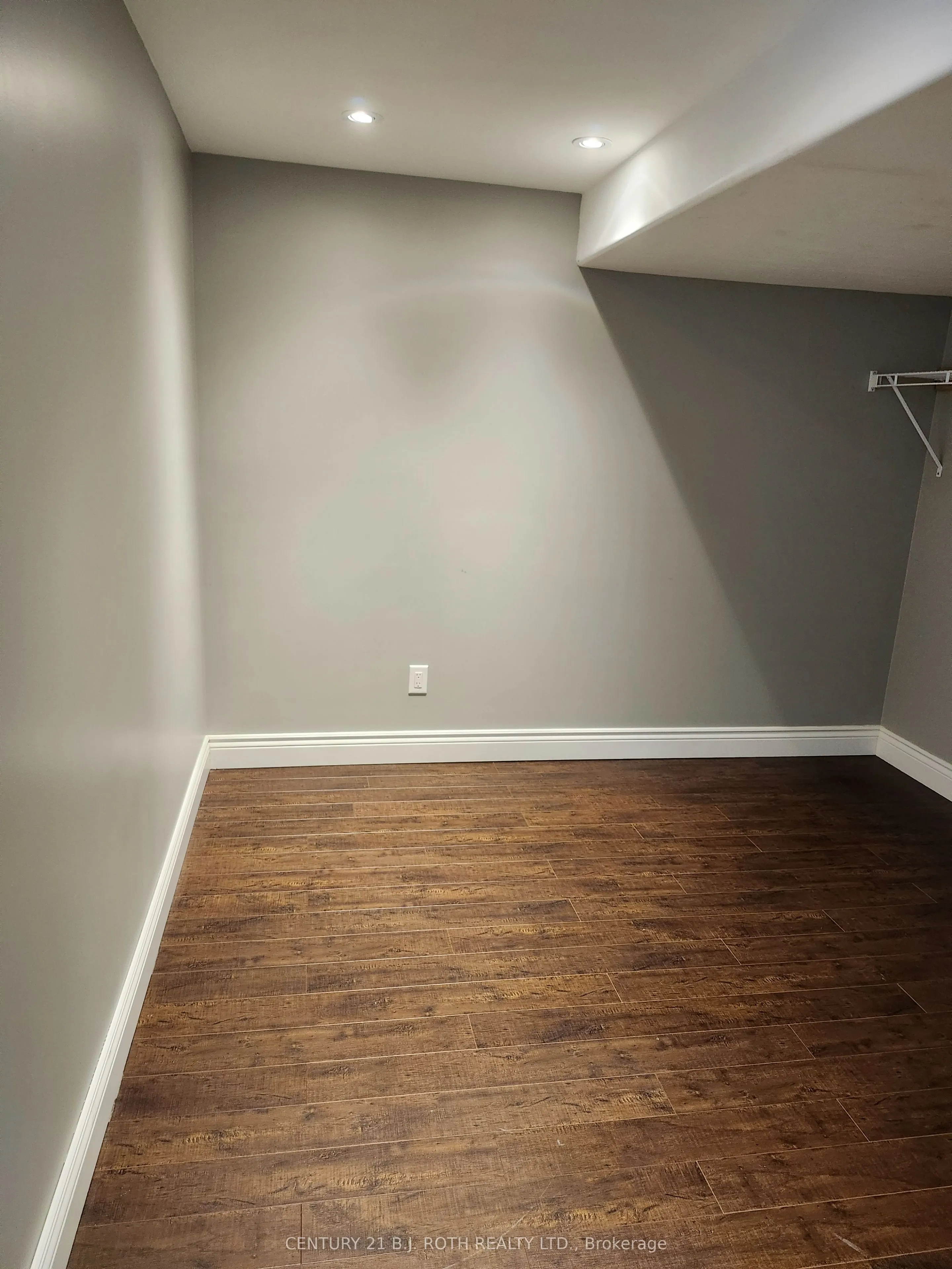 28 Shaina Court