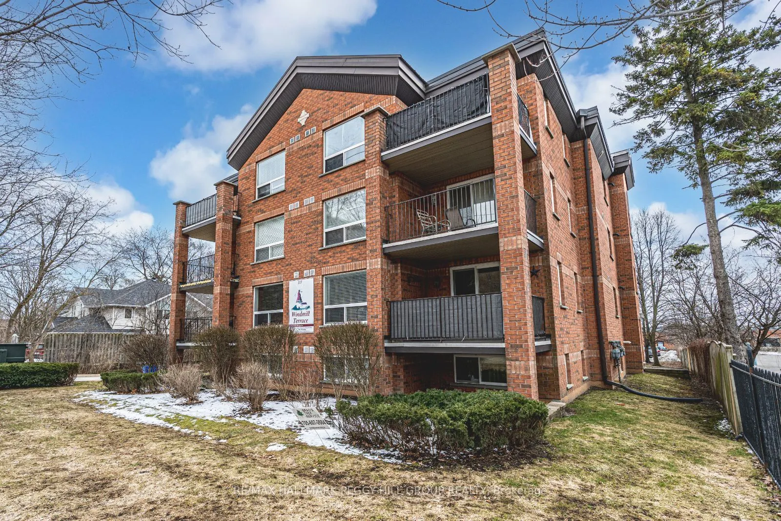 117 Edgehill Drive, #203