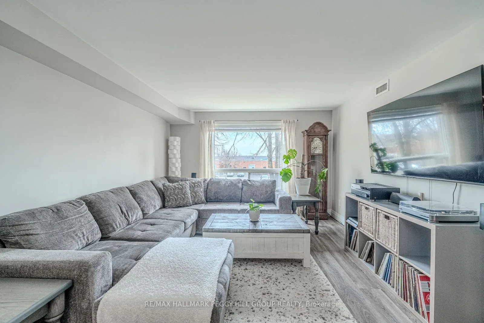 117 Edgehill Drive, #203