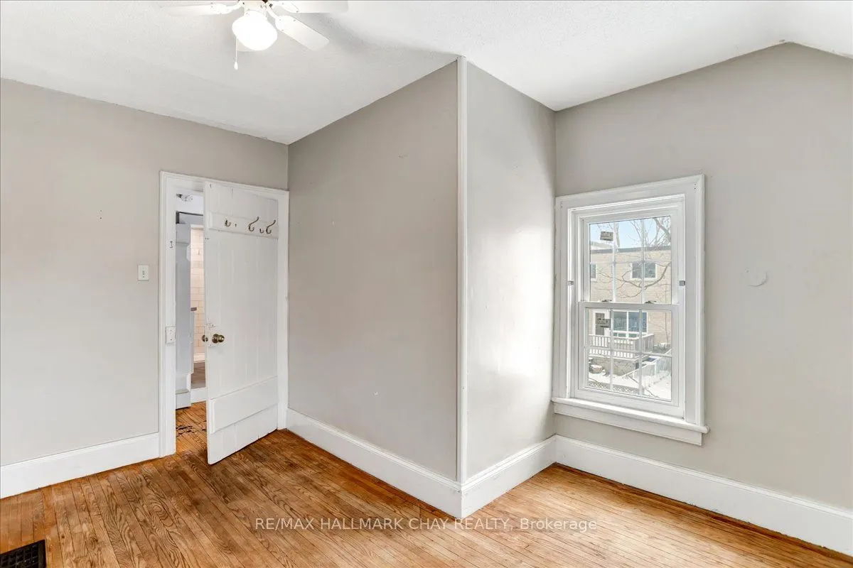 14 Grove Street E