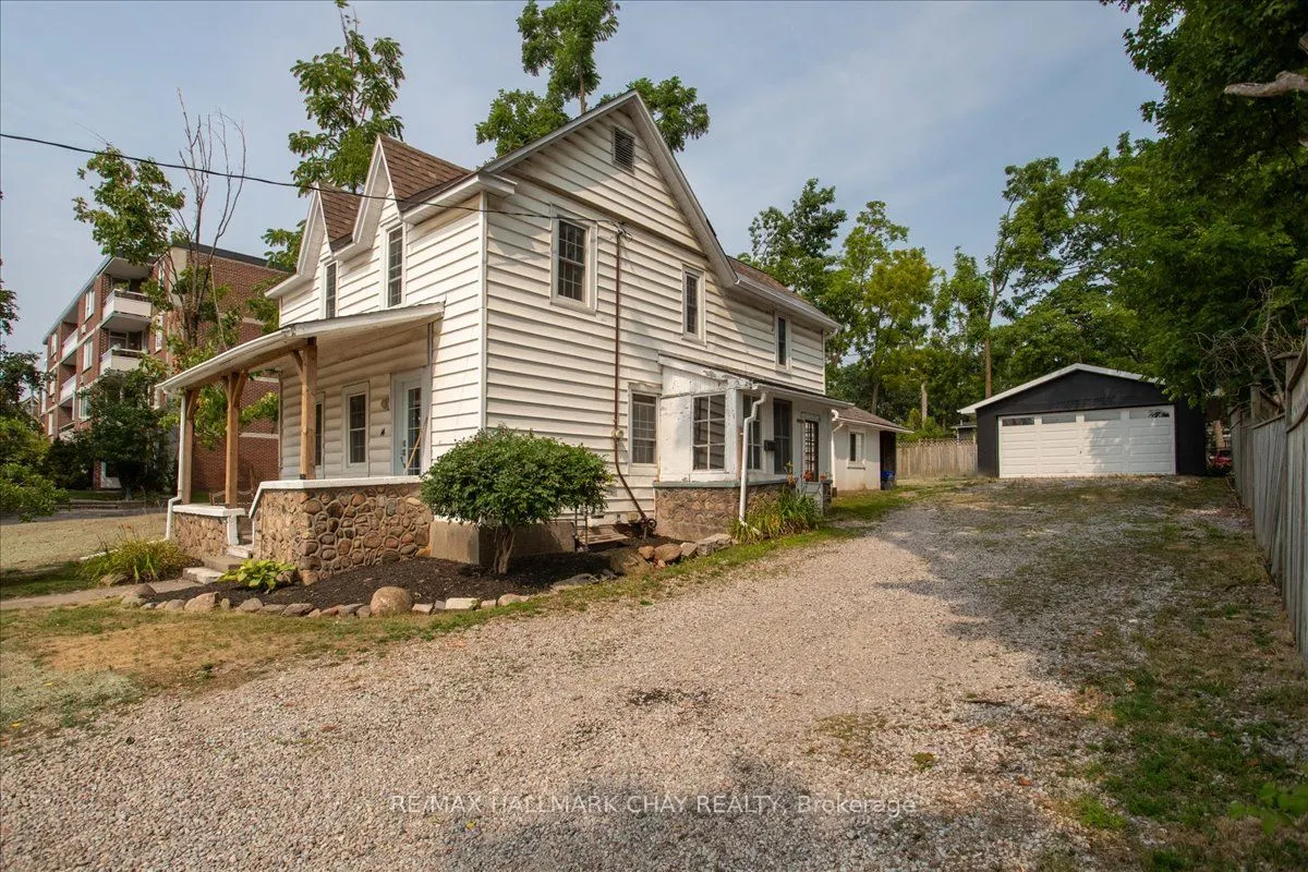 14 Grove Street E