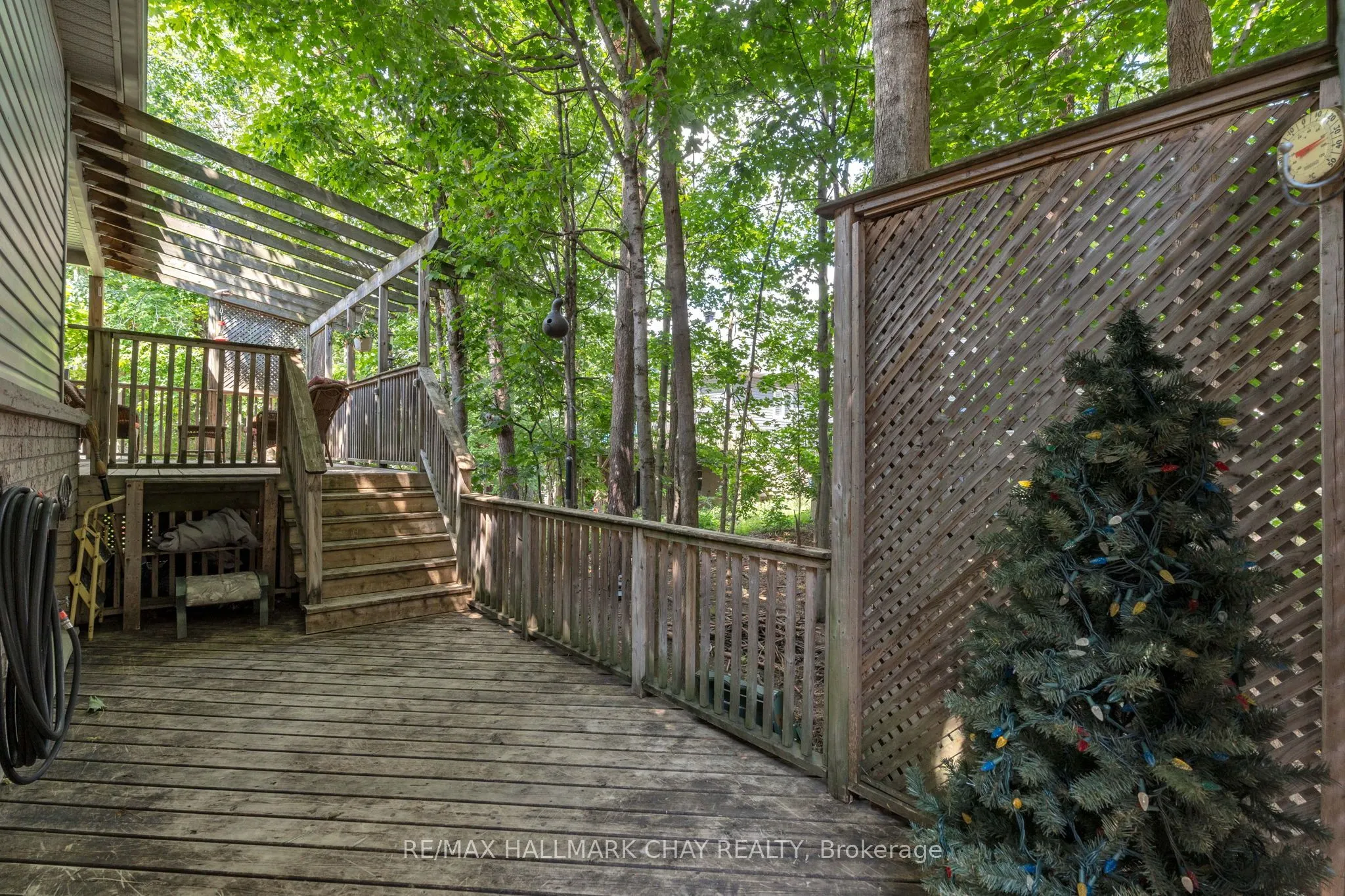 15 OAKMONT Avenue
