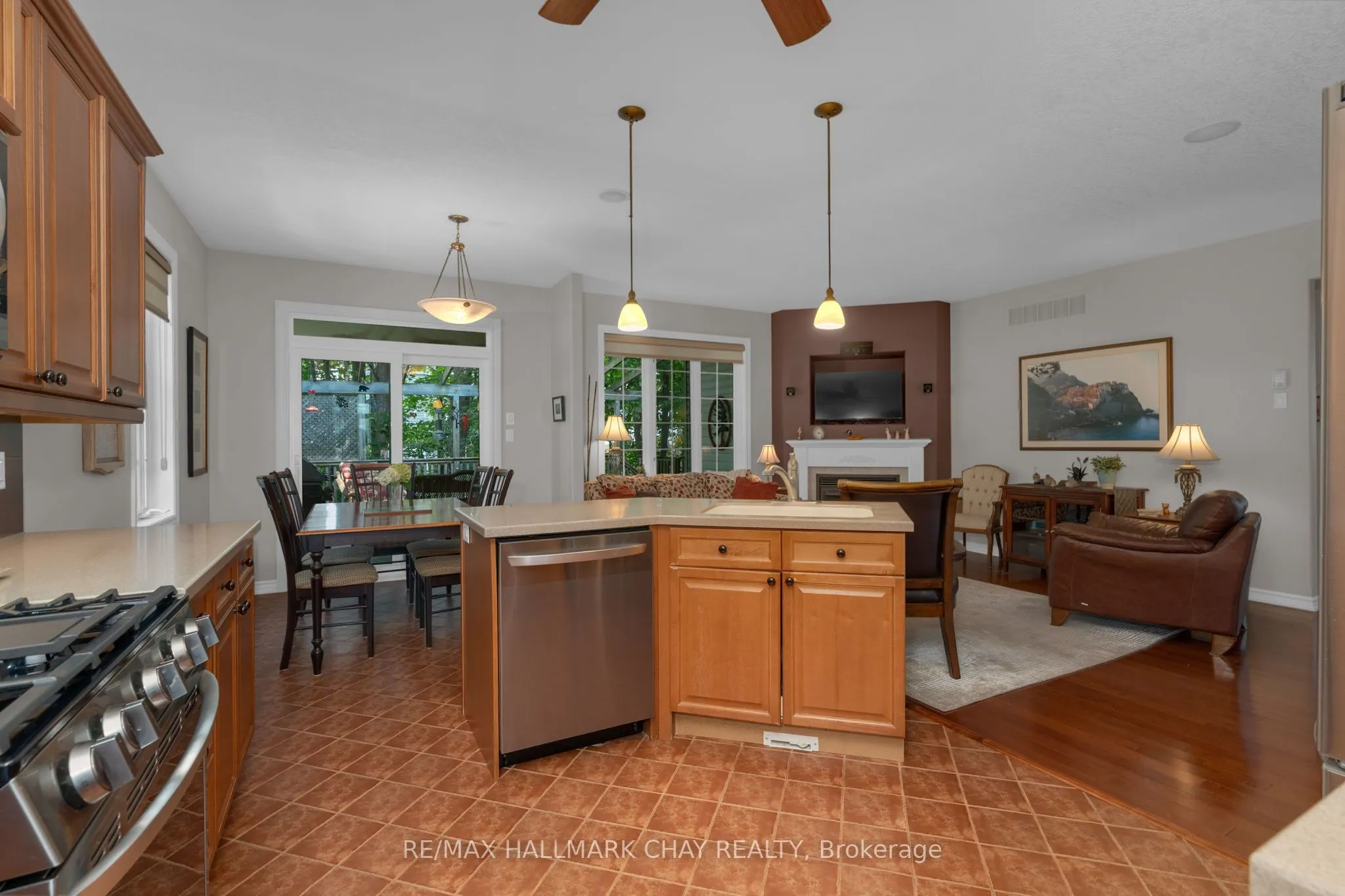 15 OAKMONT Avenue