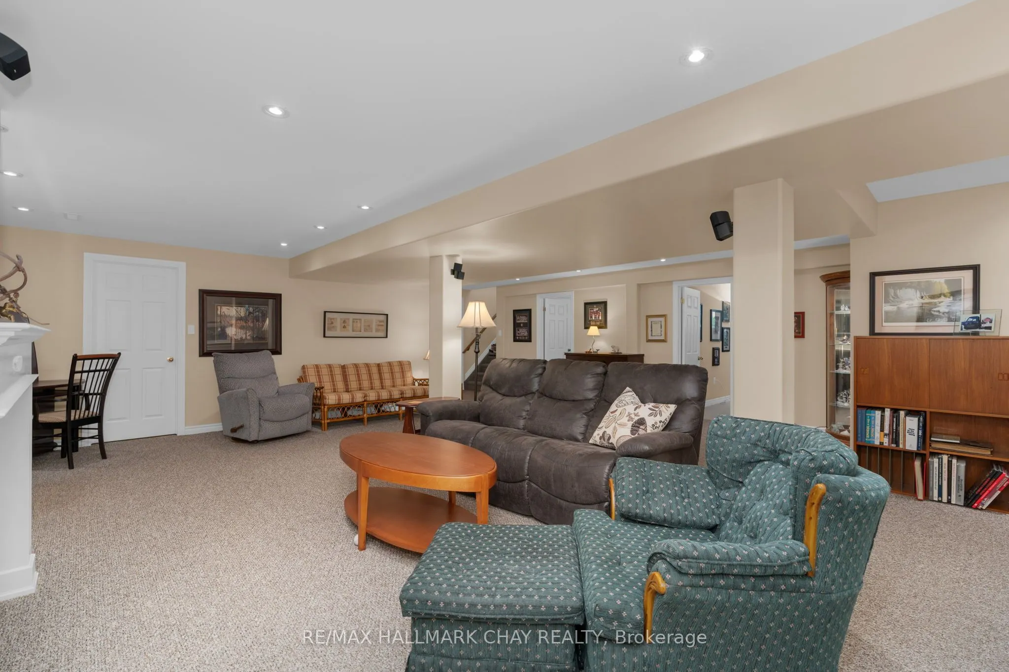 15 OAKMONT Avenue