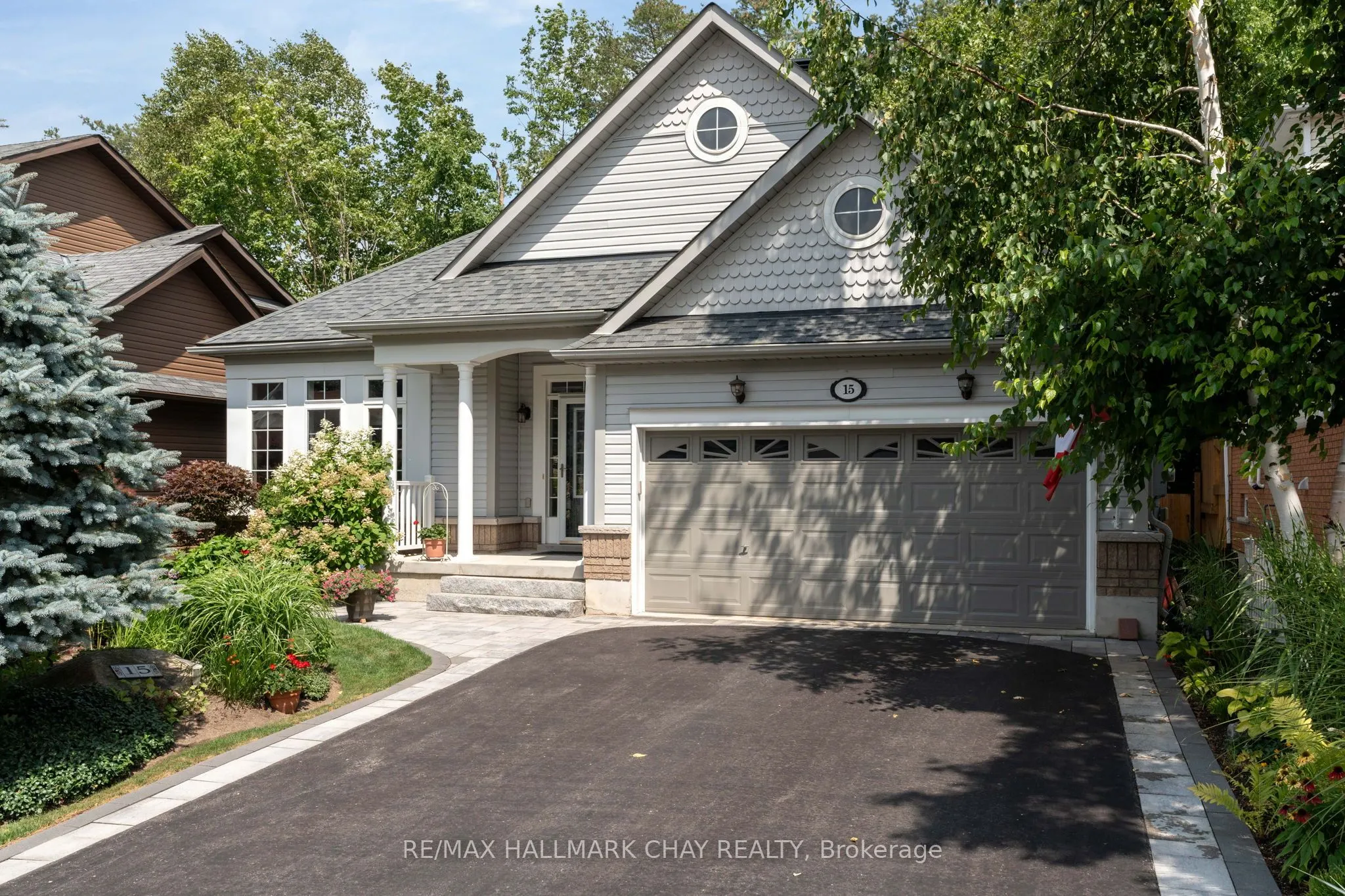 15 OAKMONT Avenue