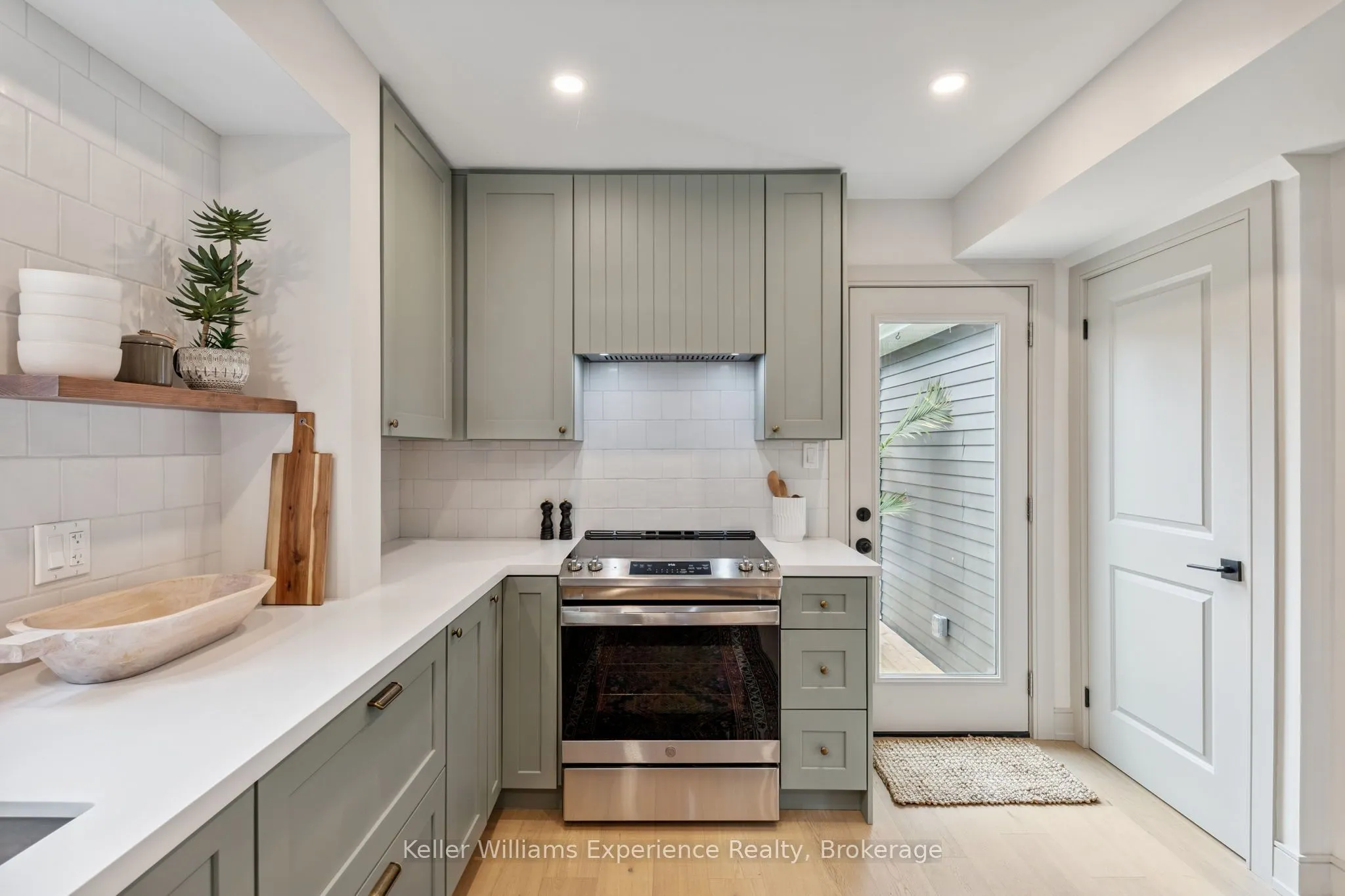 14 Mariposa Drive