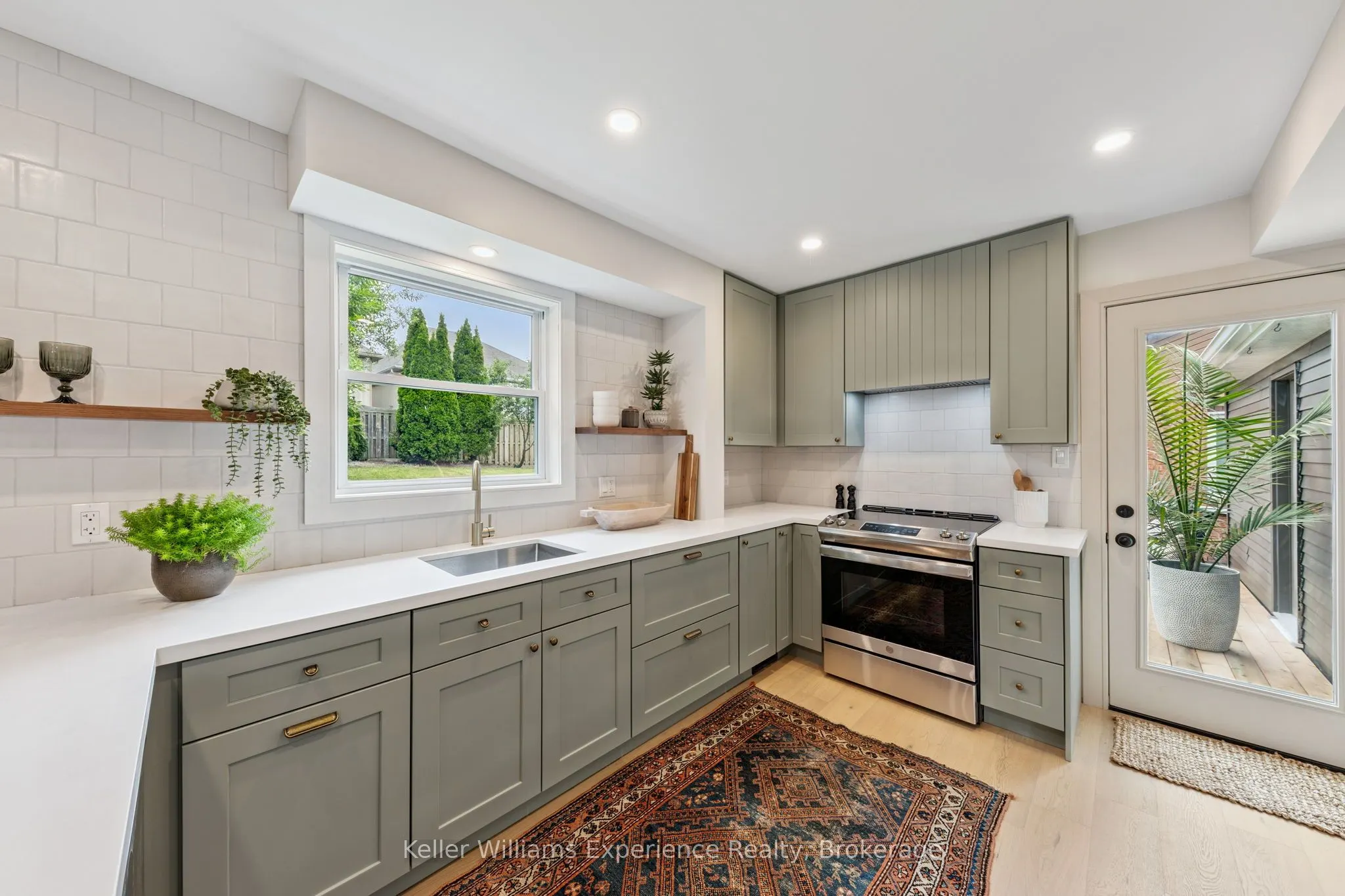 14 Mariposa Drive