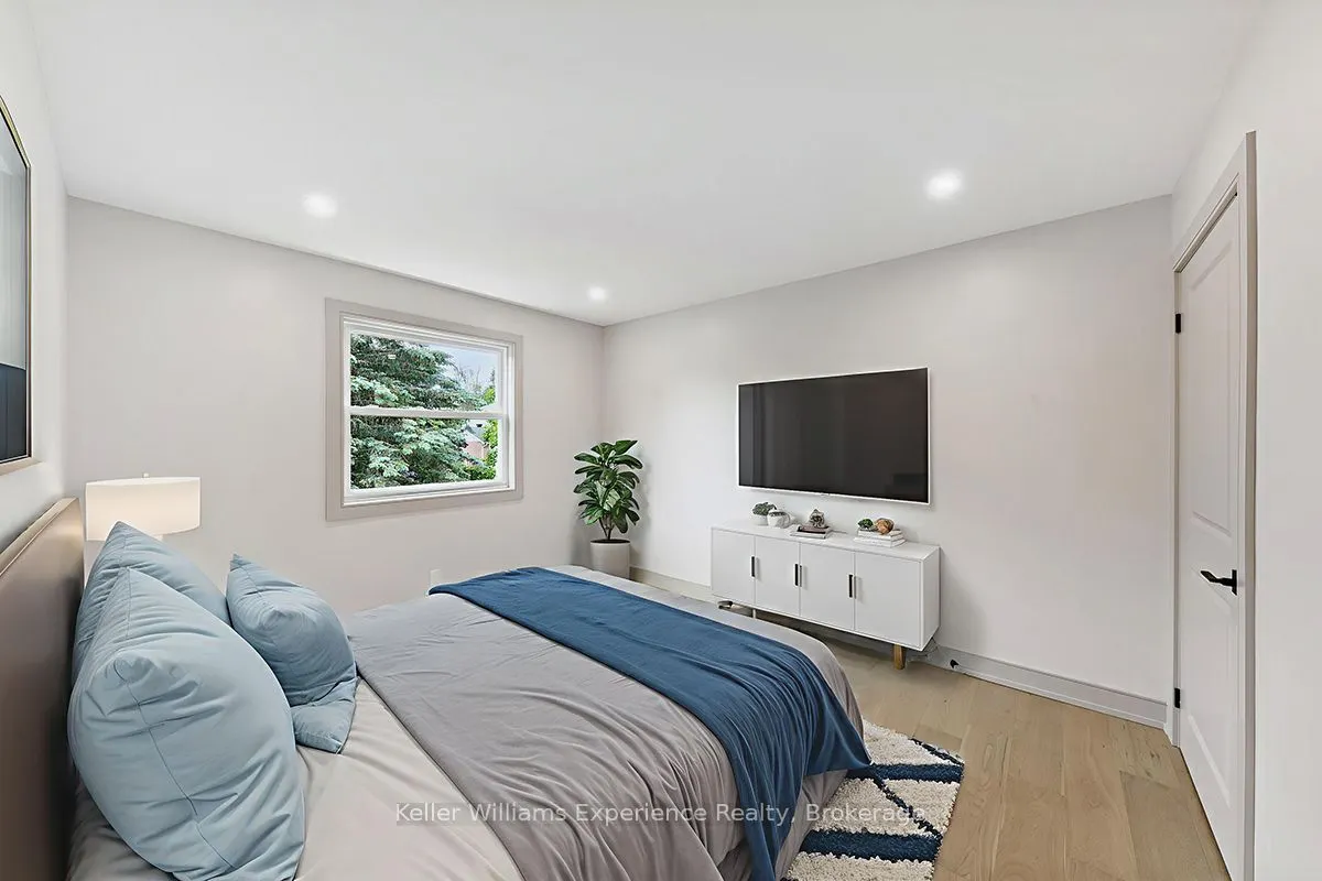 14 Mariposa Drive