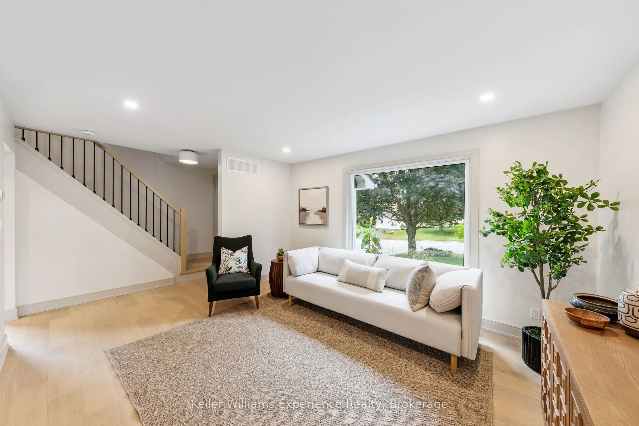 14 Mariposa Drive