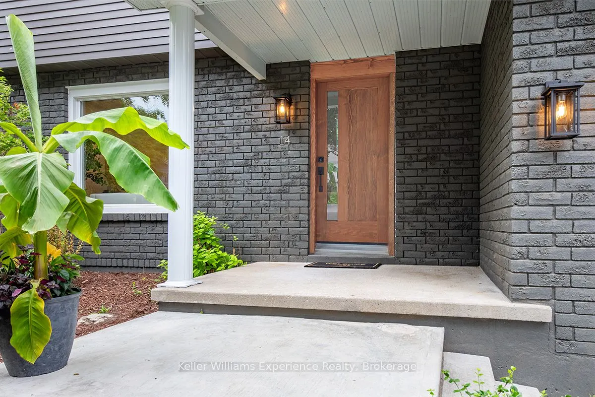 14 Mariposa Drive