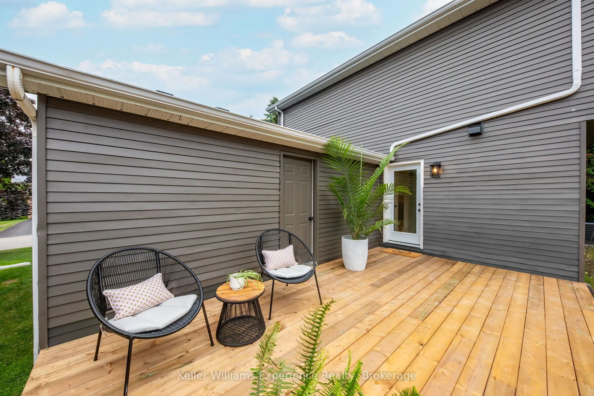 14 Mariposa Drive