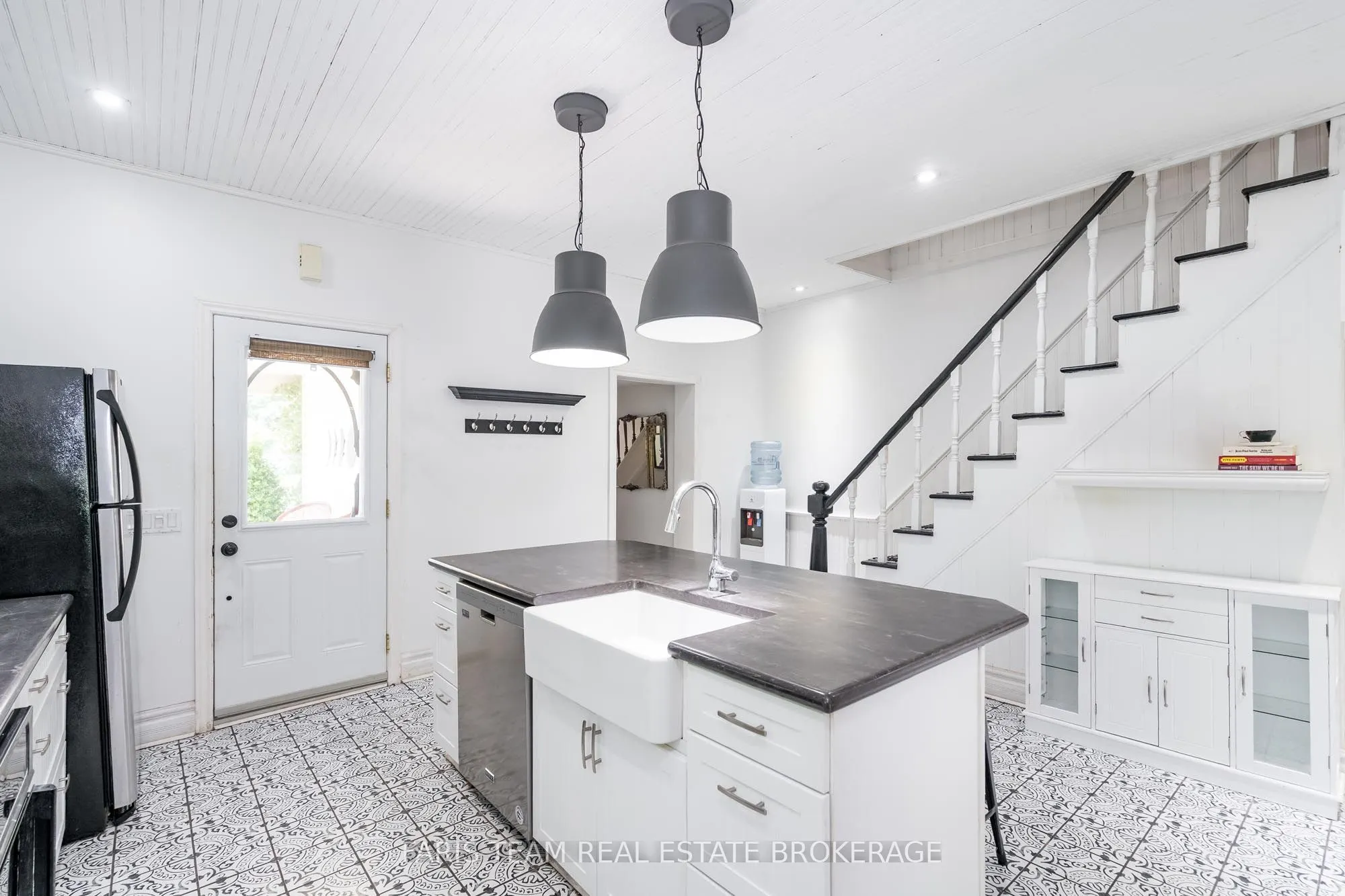 369 Manly Street