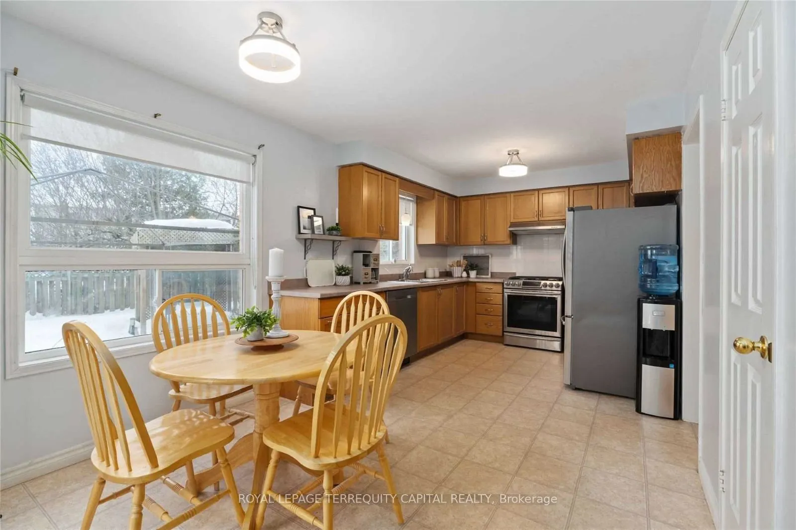 325 Cundles Road W