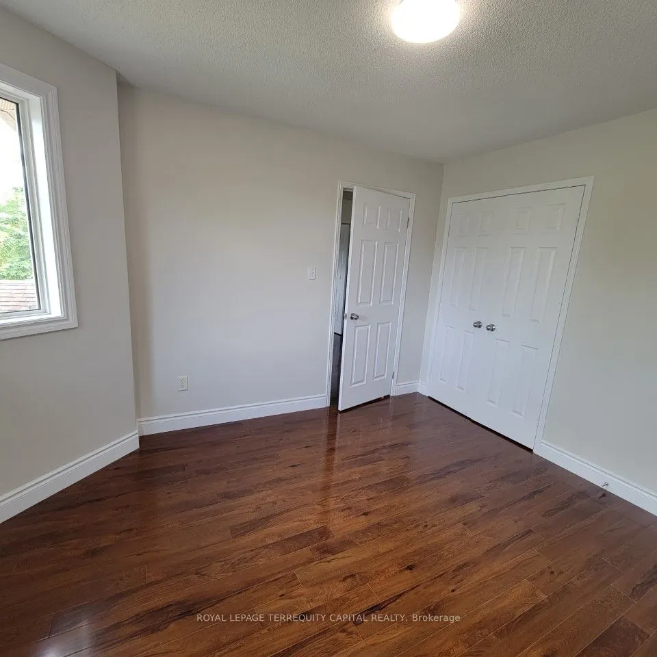 325 Cundles Road W