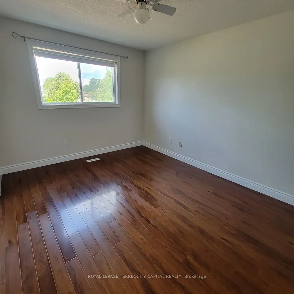 325 Cundles Road W