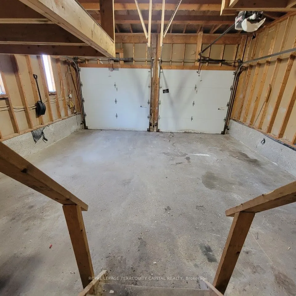 325 Cundles Road W