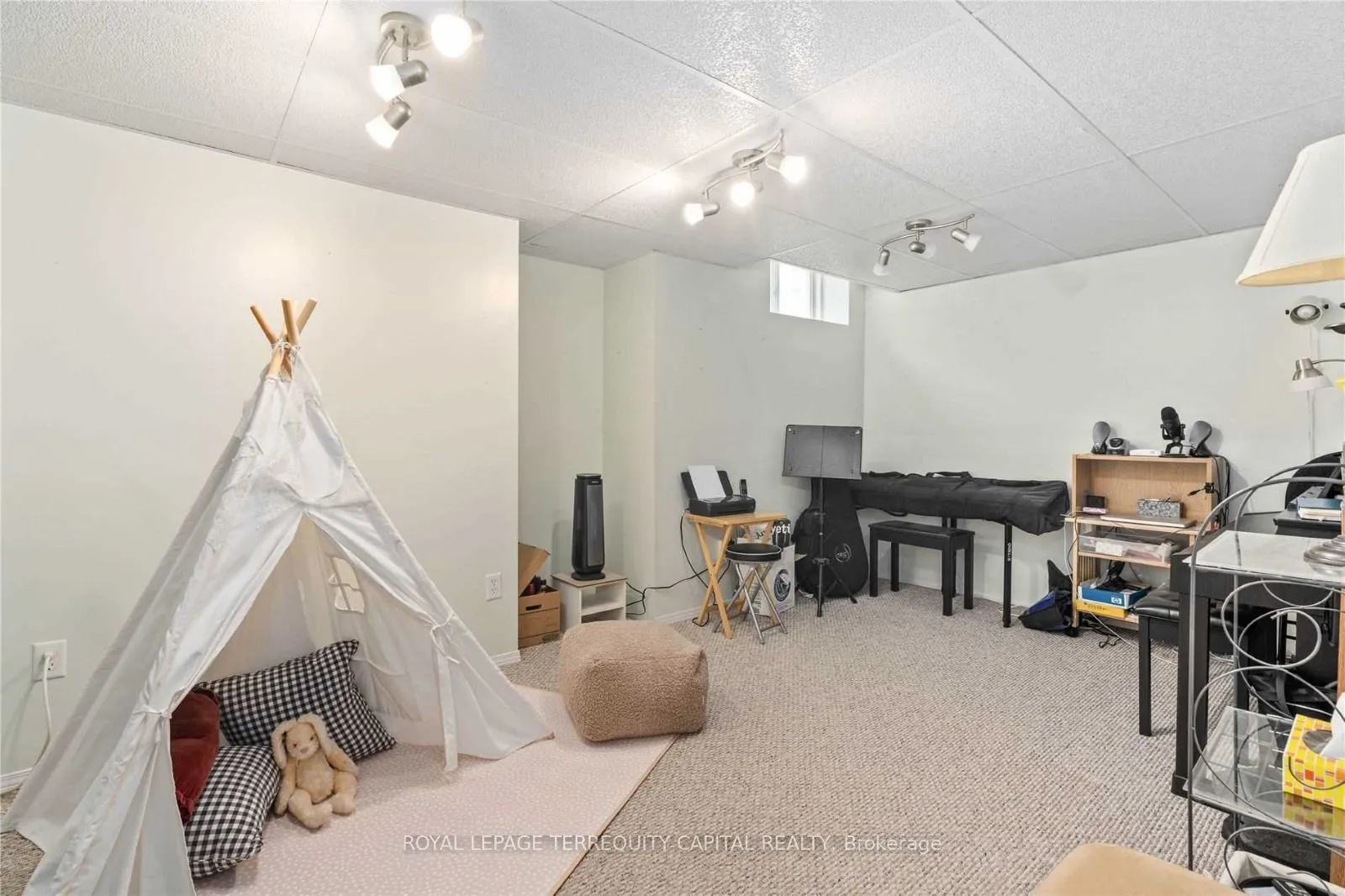 325 Cundles Road W