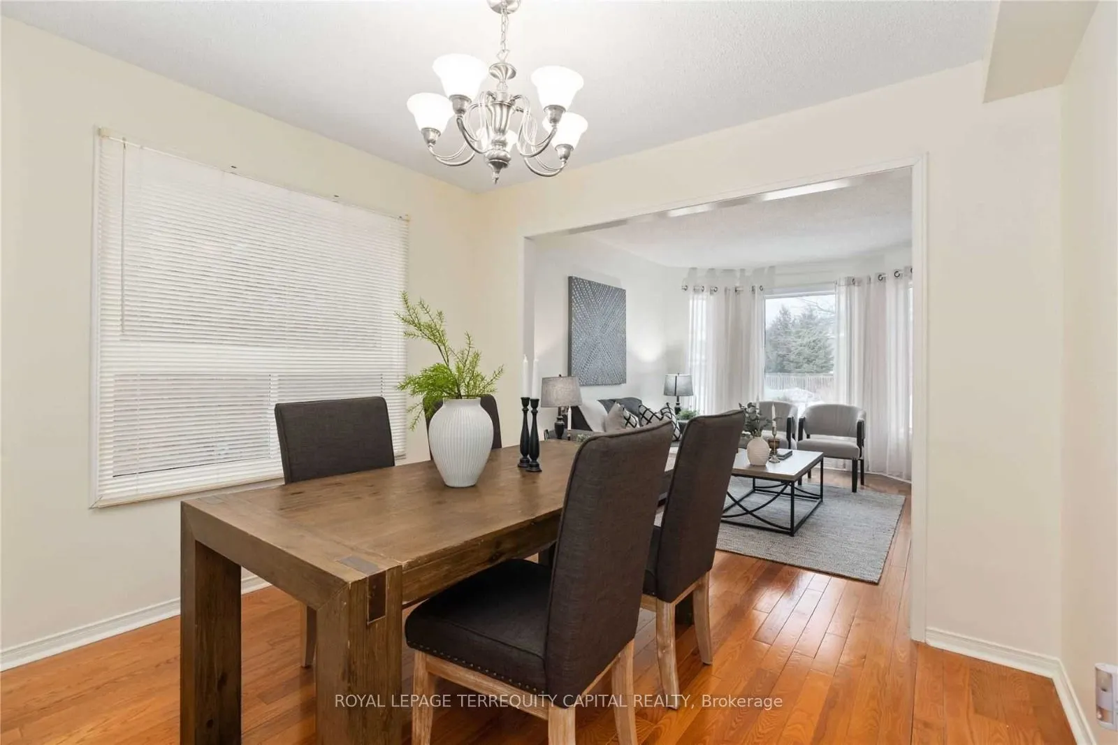 325 Cundles Road W