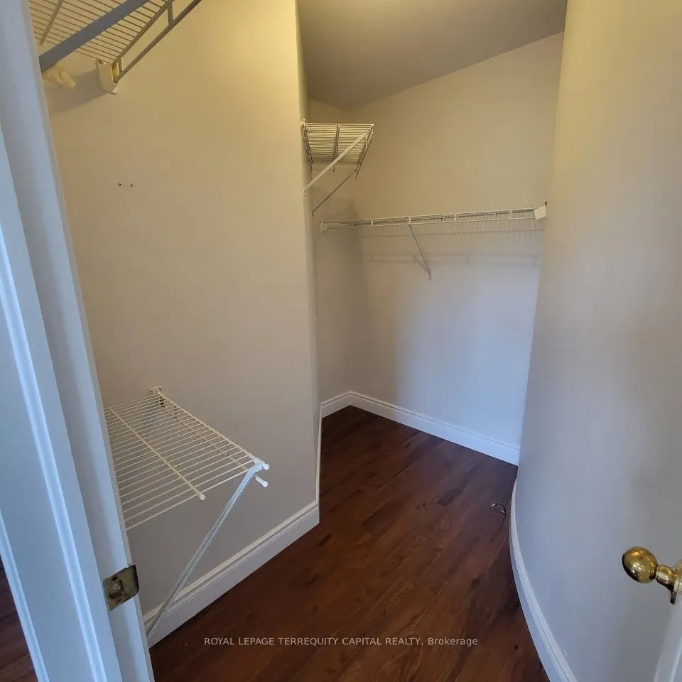 325 Cundles Road W