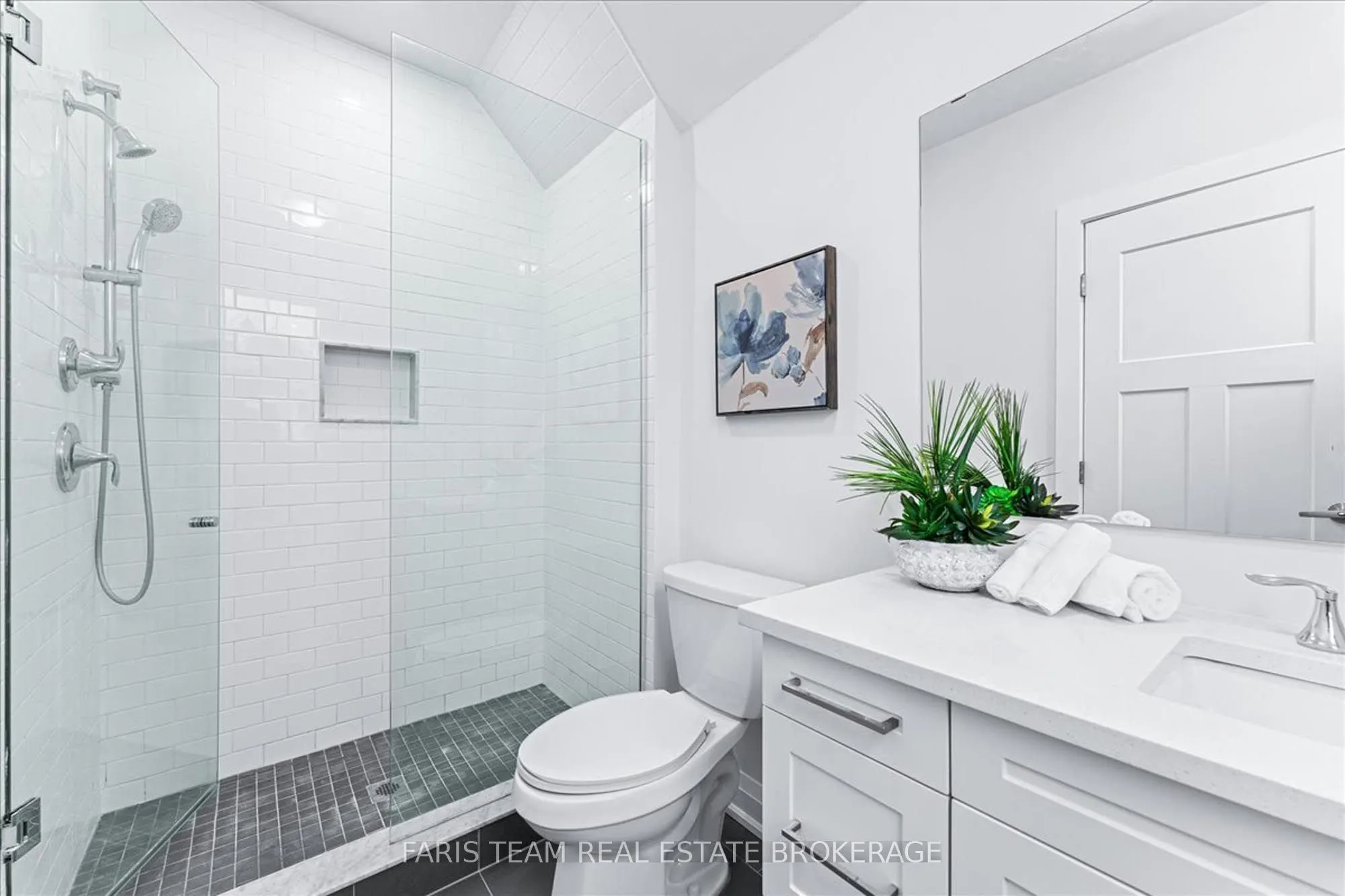 27 Julia Crescent, #41