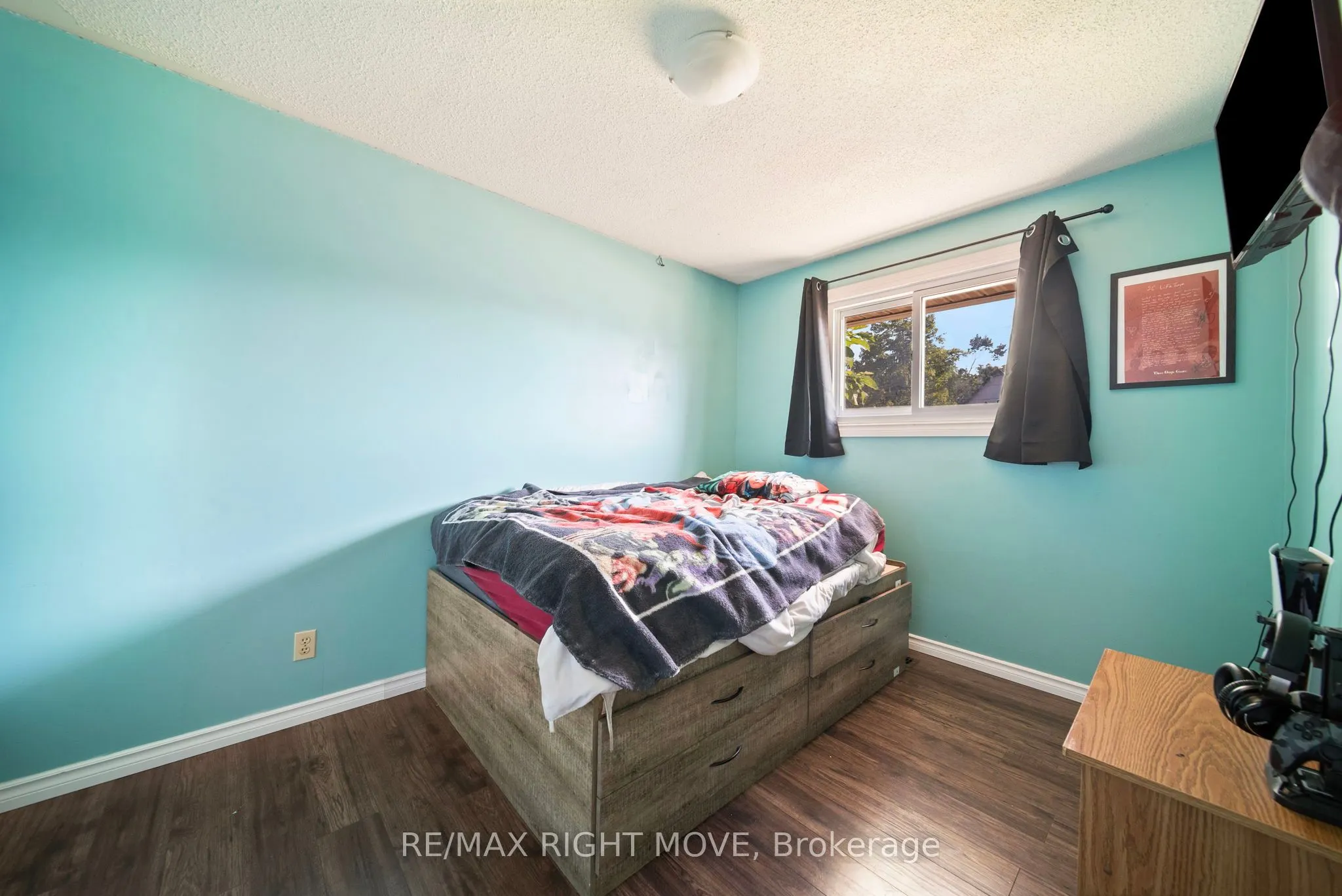 3 Westmount Drive N