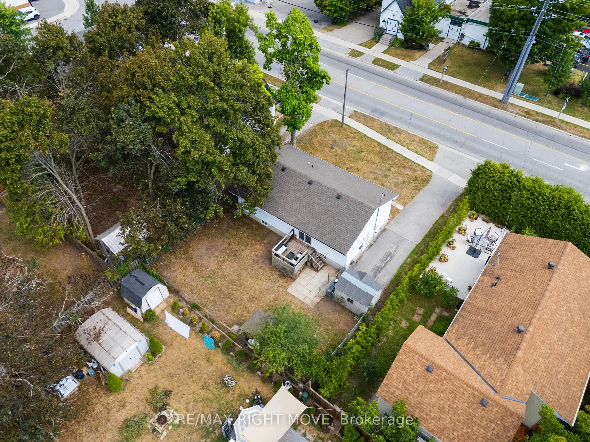 3 Westmount Drive N
