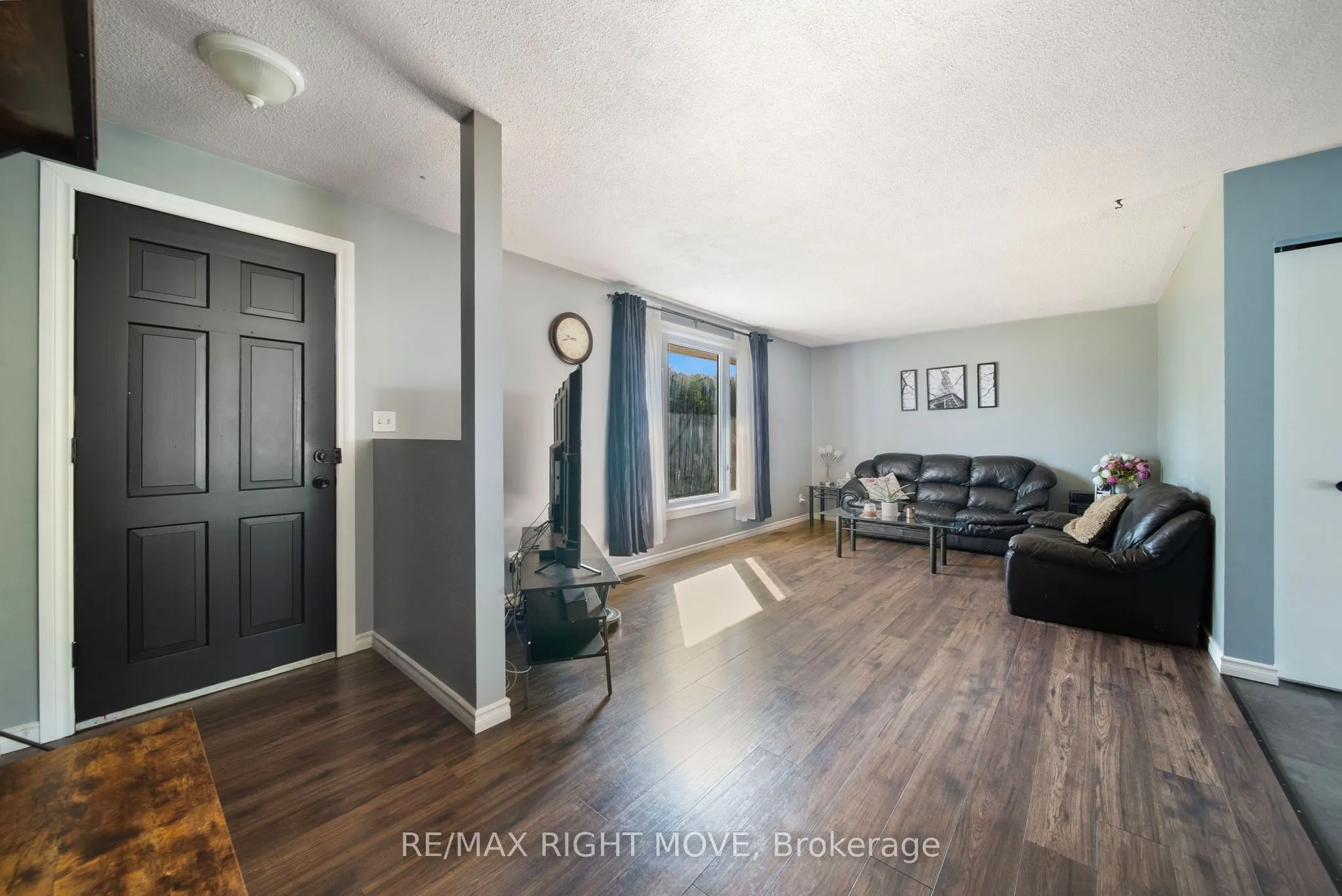 3 Westmount Drive N