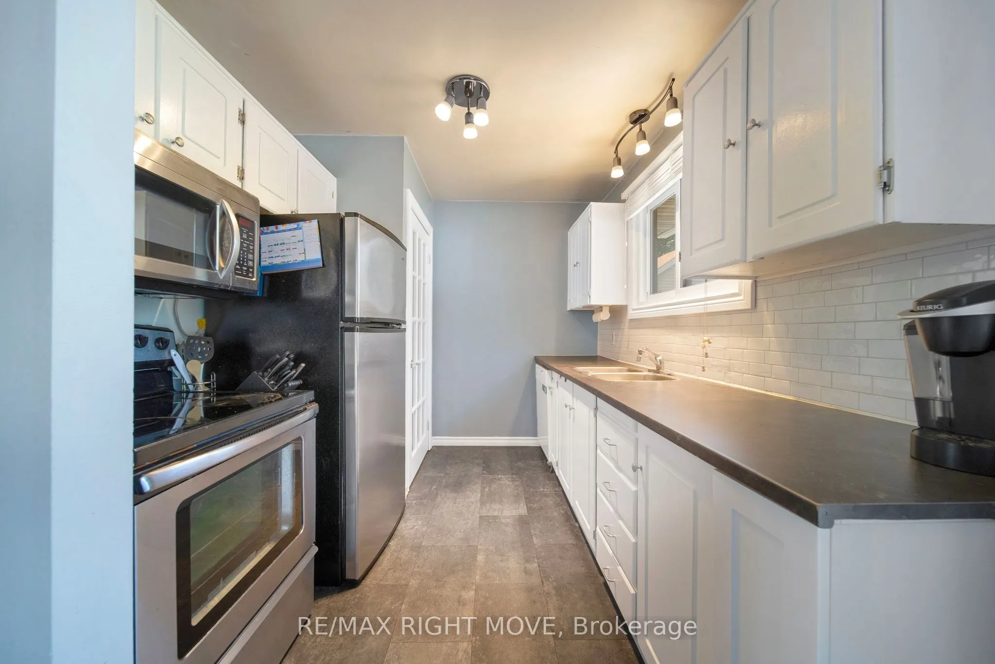 3 Westmount Drive N