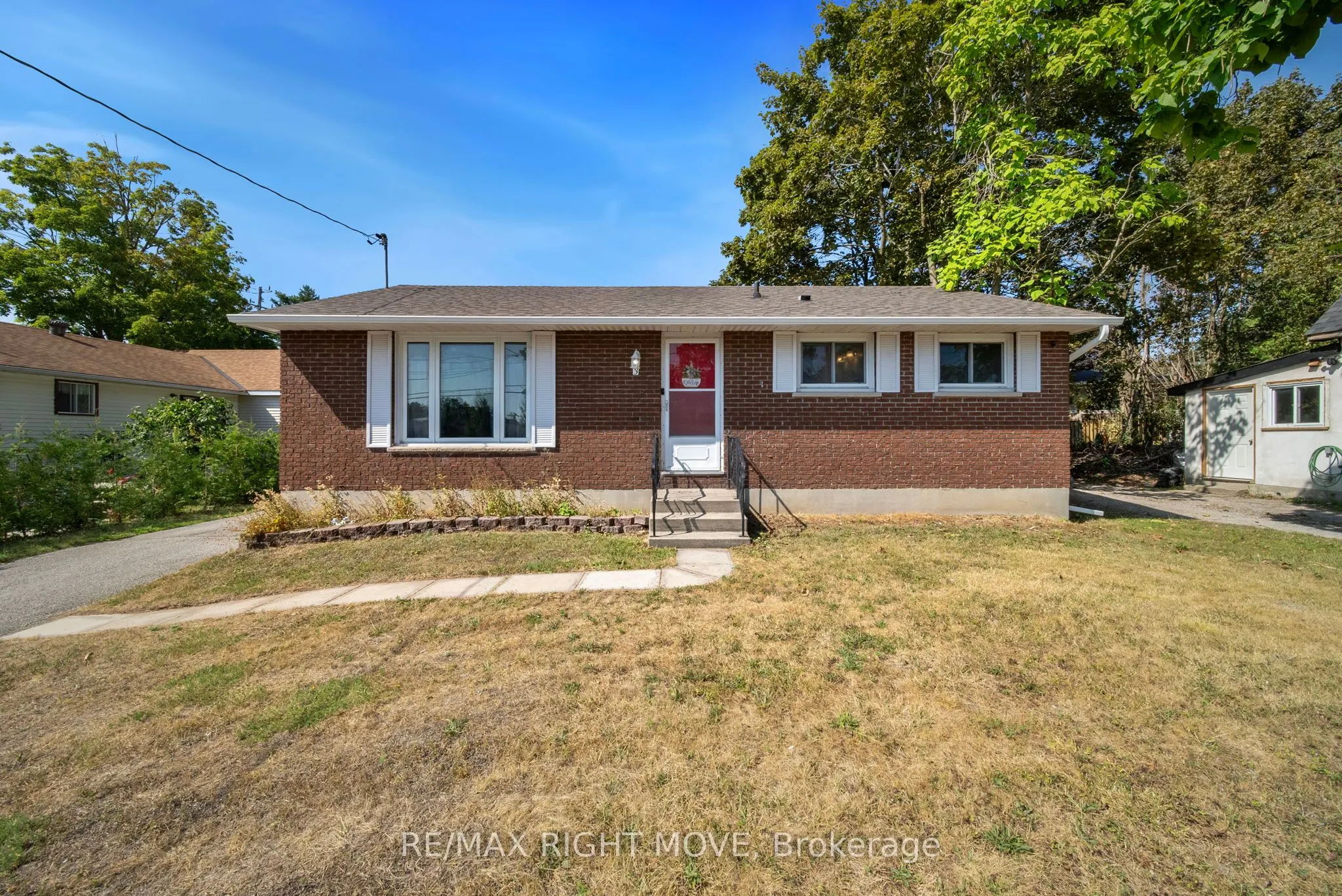 3 Westmount Drive N